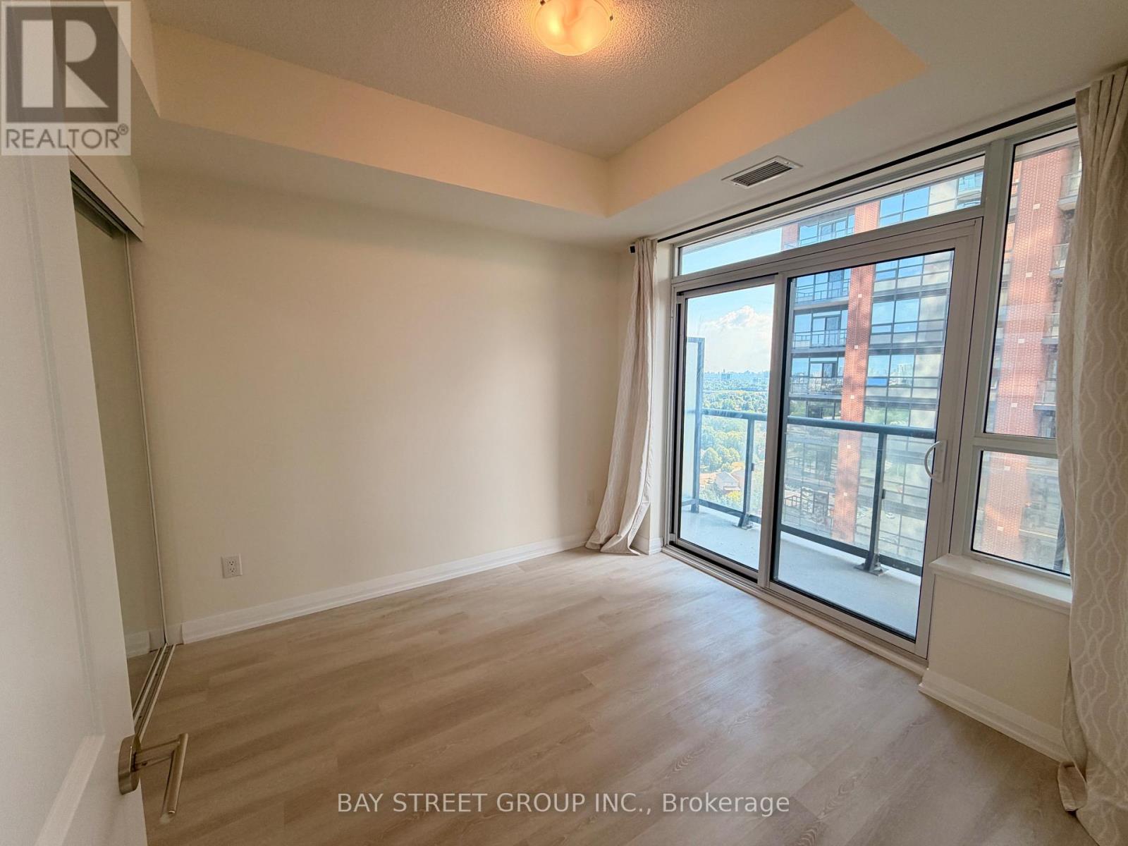 1926 - 3270 Sheppard Avenue E, Toronto, Ontario  M1T 0B3 - Photo 9 - E13547862