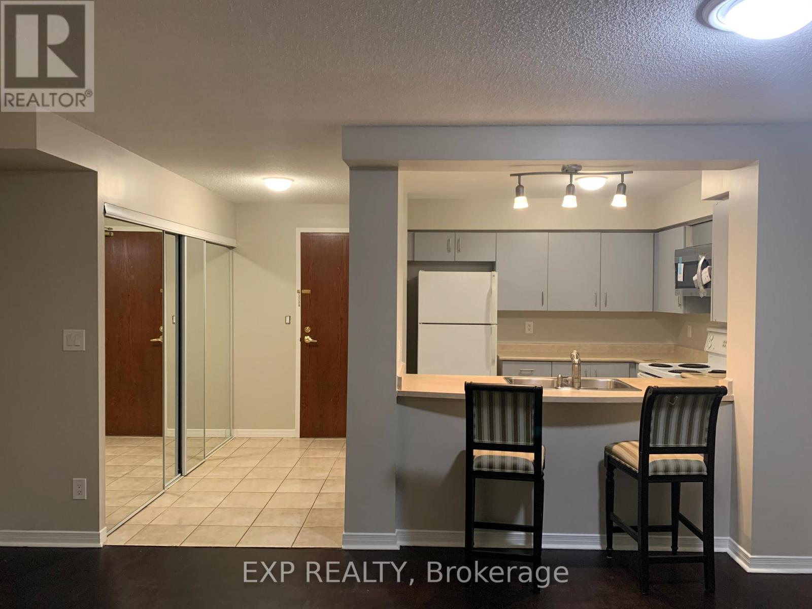 205 - 3 Ellesmere Street, Richmond Hill, Ontario  L4B 4N2 - Photo 5 - N13547908