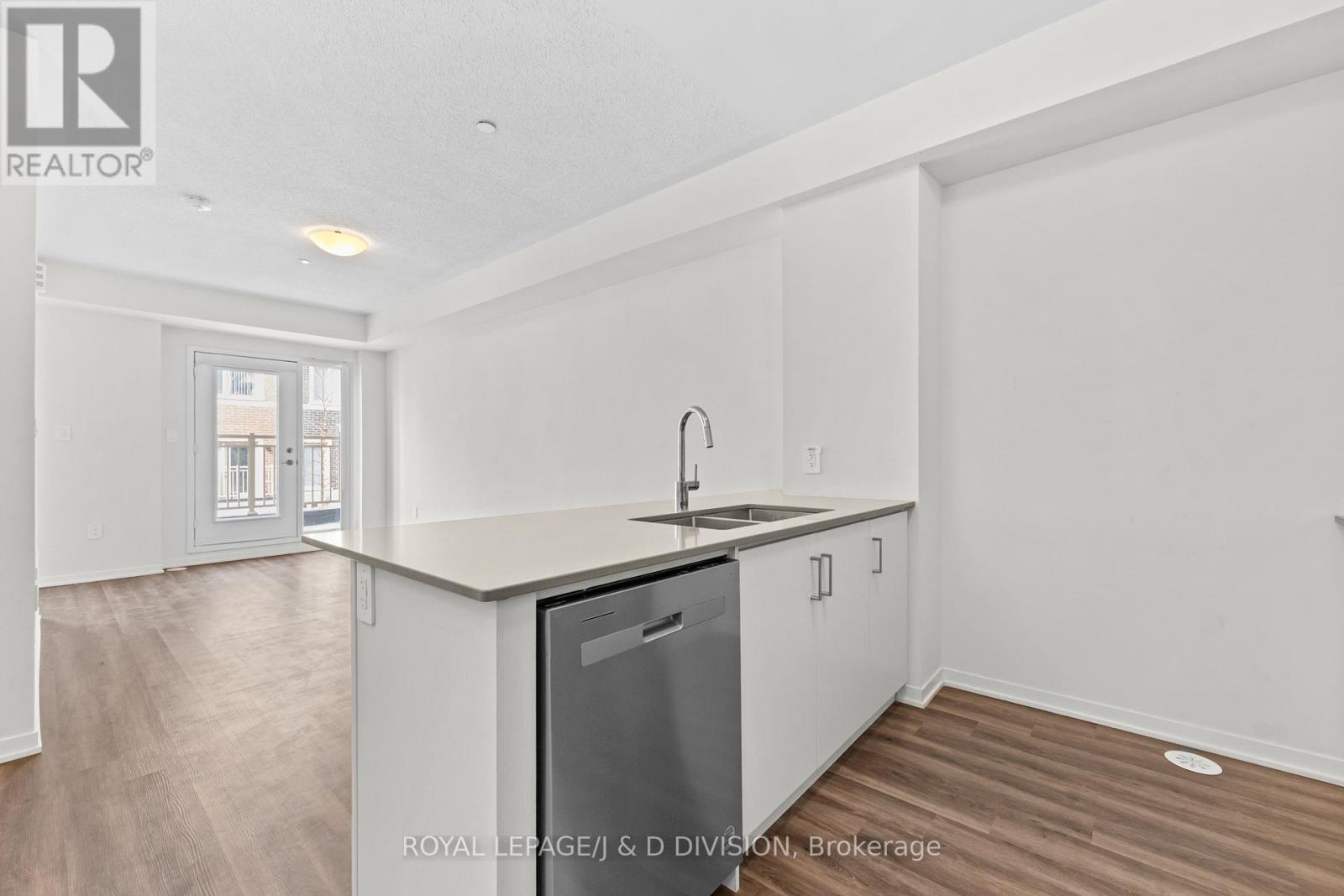 57 - 31 Honeycrisp Crescent, Vaughan, Ontario  L4K 0N6 - Photo 17 - N13547982