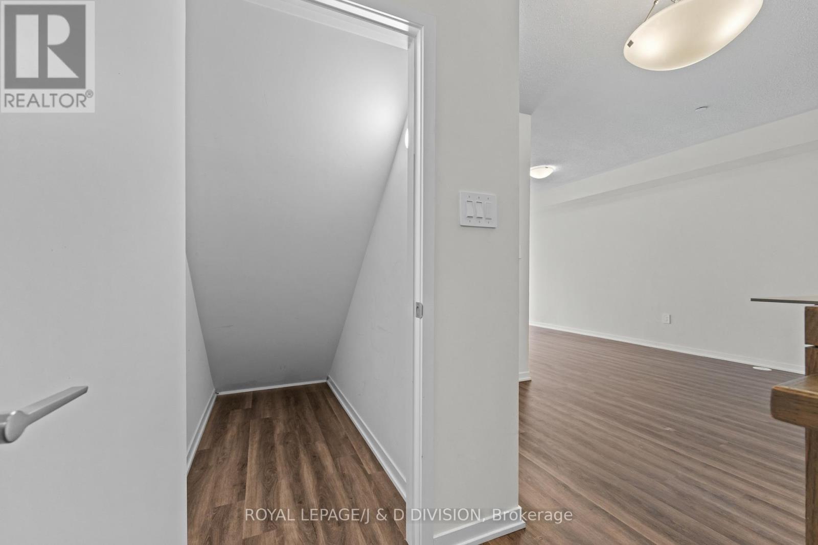 57 - 31 Honeycrisp Crescent, Vaughan, Ontario  L4K 0N6 - Photo 21 - N13547982