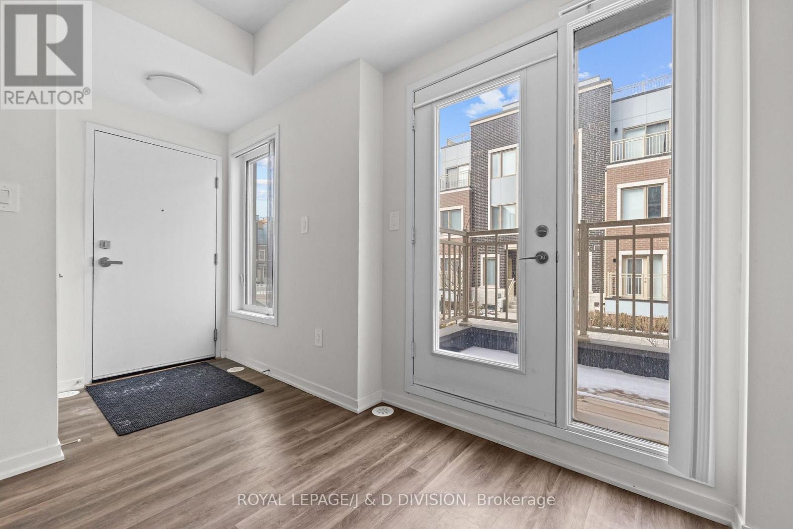 57 - 31 Honeycrisp Crescent, Vaughan, Ontario  L4K 0N6 - Photo 3 - N13547982