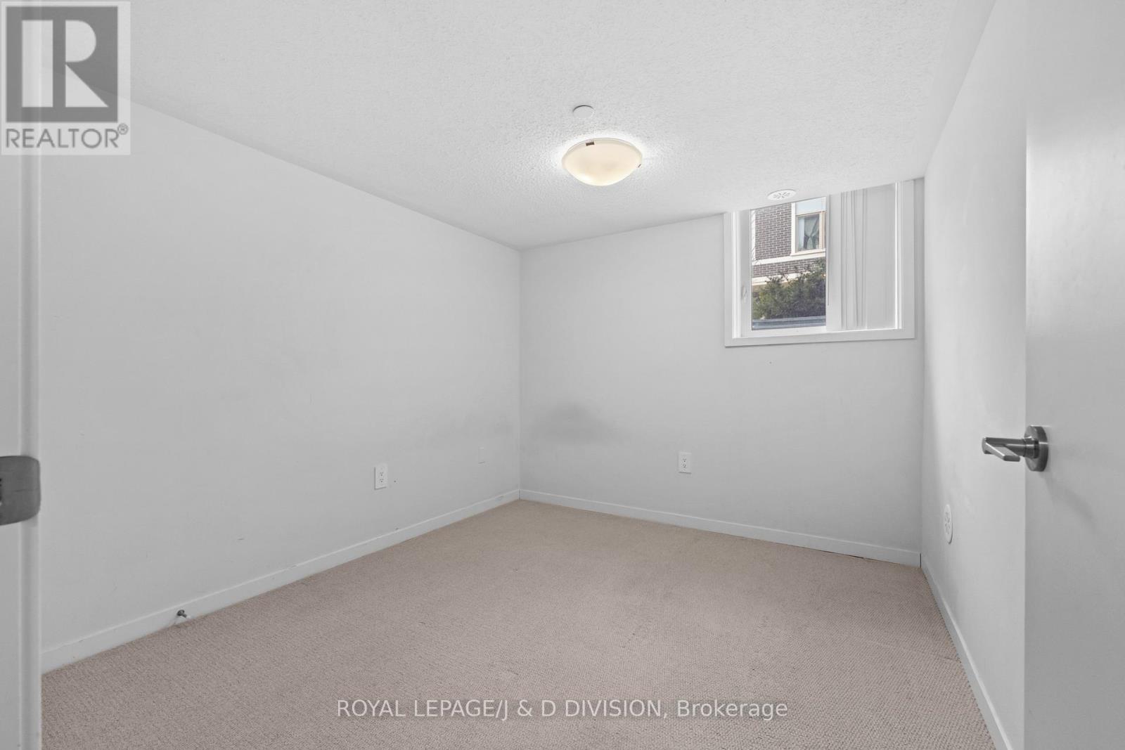 57 - 31 Honeycrisp Crescent, Vaughan, Ontario  L4K 0N6 - Photo 32 - N13547982