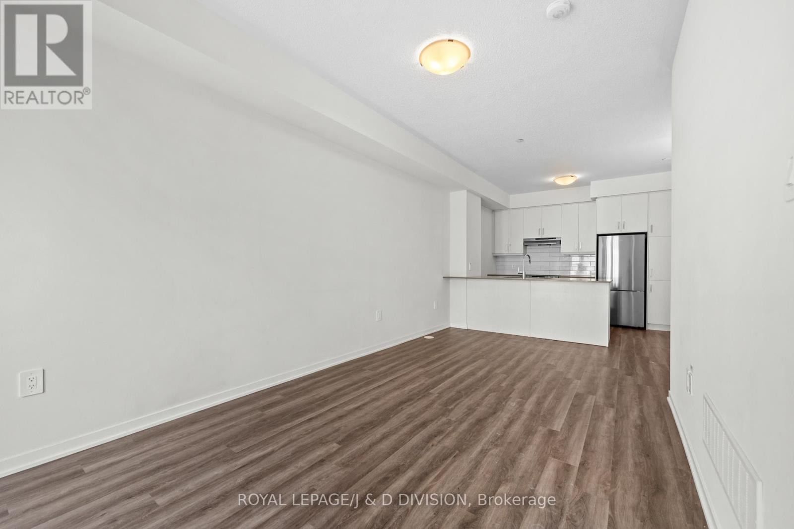 57 - 31 Honeycrisp Crescent, Vaughan, Ontario  L4K 0N6 - Photo 6 - N13547982