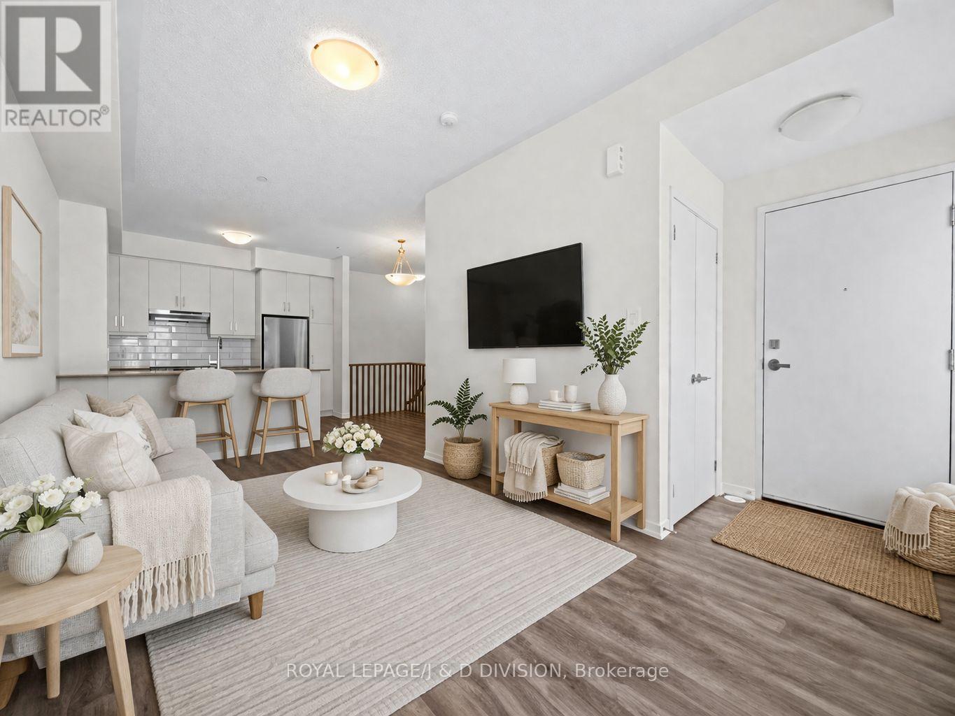 57 - 31 Honeycrisp Crescent, Vaughan, Ontario  L4K 0N6 - Photo 8 - N13547982