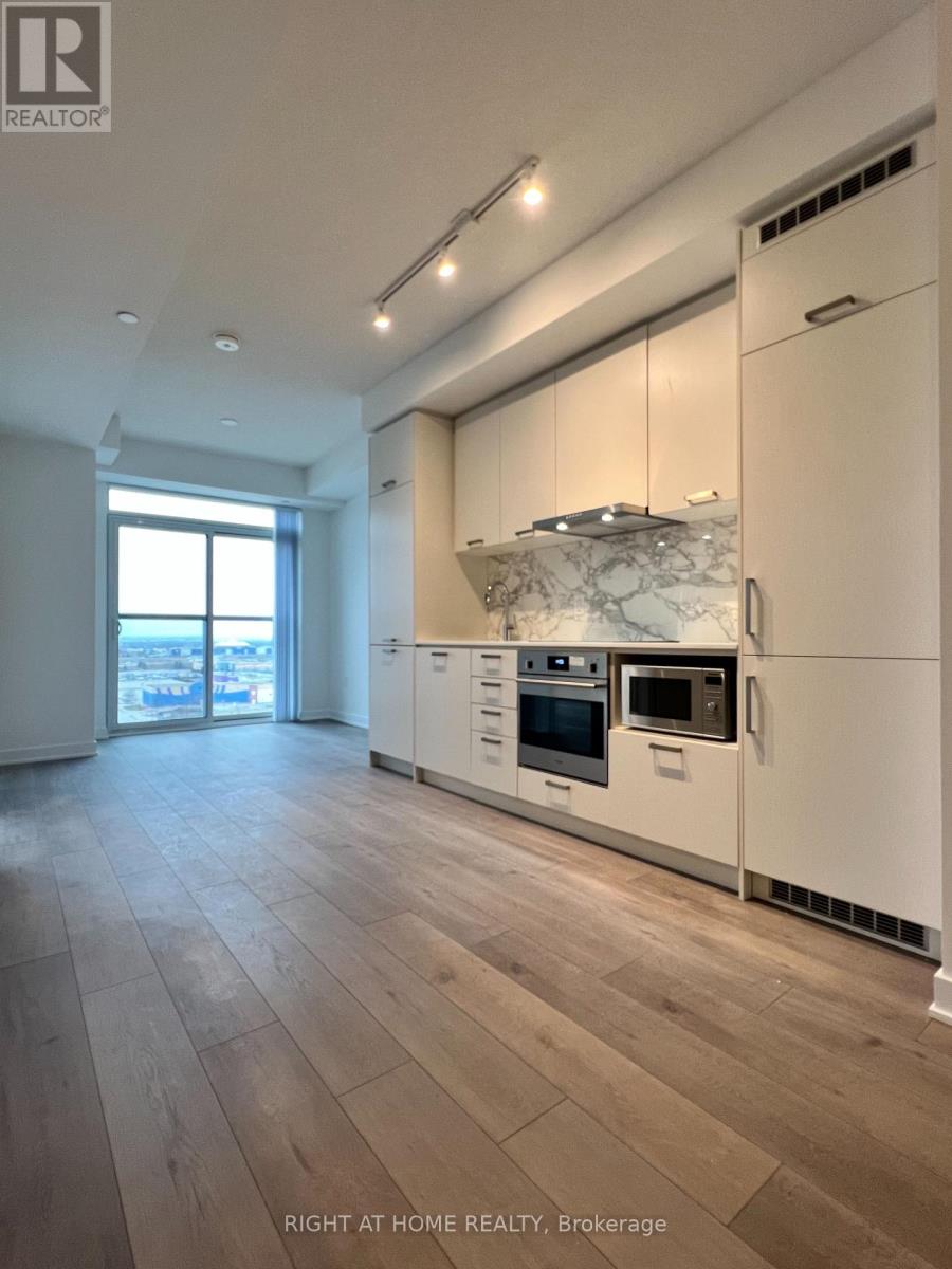 915 - 10 Honeycrisp Crescent, Vaughan, Ontario  L4K 0M7 - Photo 4 - N13548054