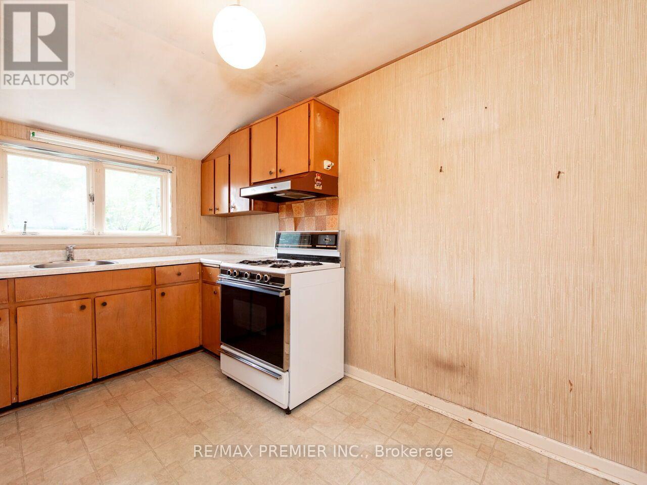 269 Windermere Avenue, Toronto, Ontario  M6S 3K4 - Photo 13 - W13547838