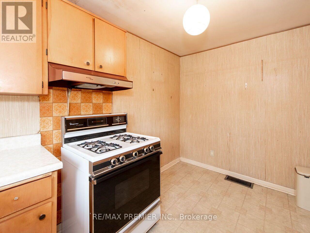 269 Windermere Avenue, Toronto, Ontario  M6S 3K4 - Photo 16 - W13547838