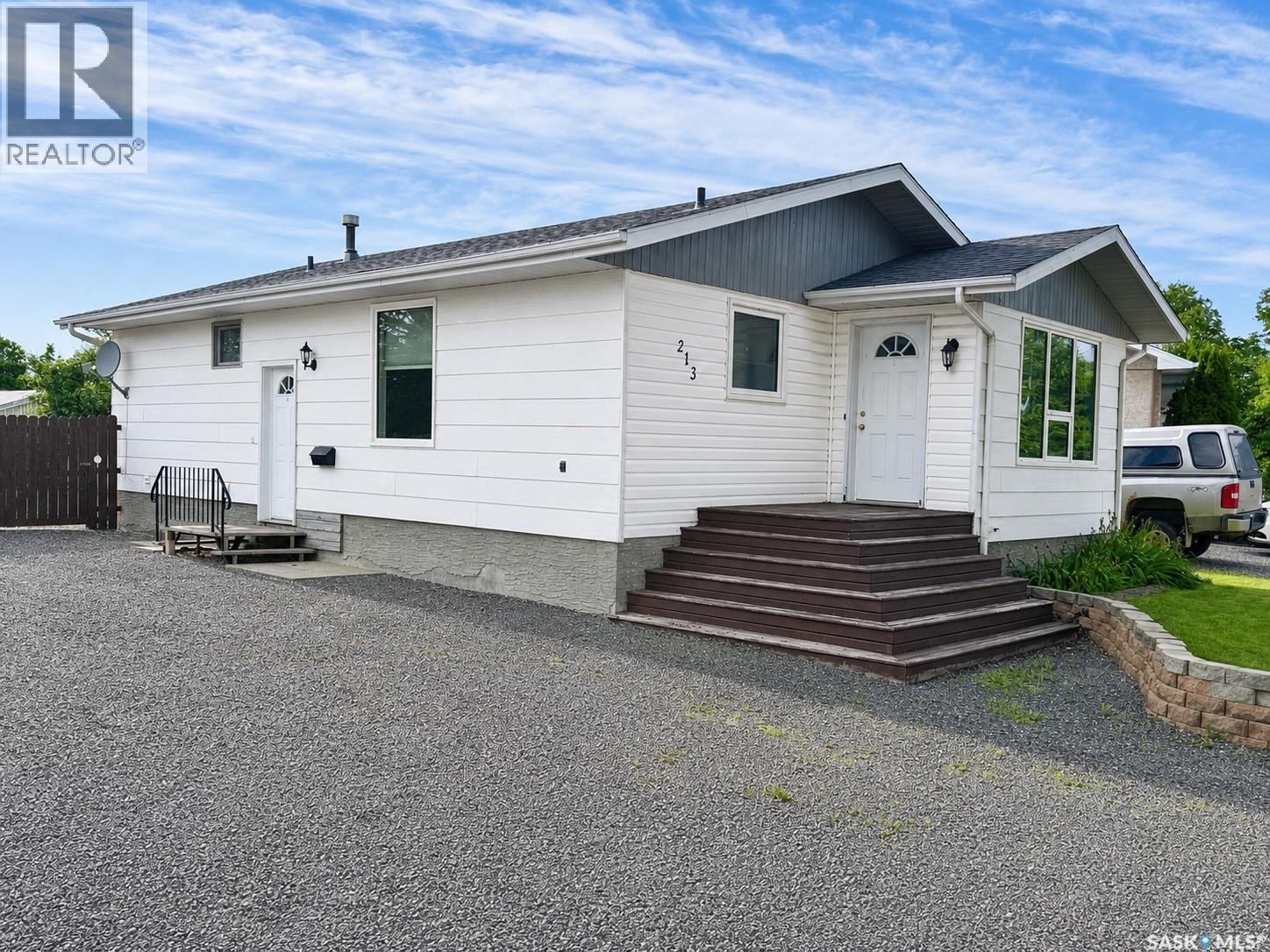 213 18th STREET NE, Weyburn, Saskatchewan