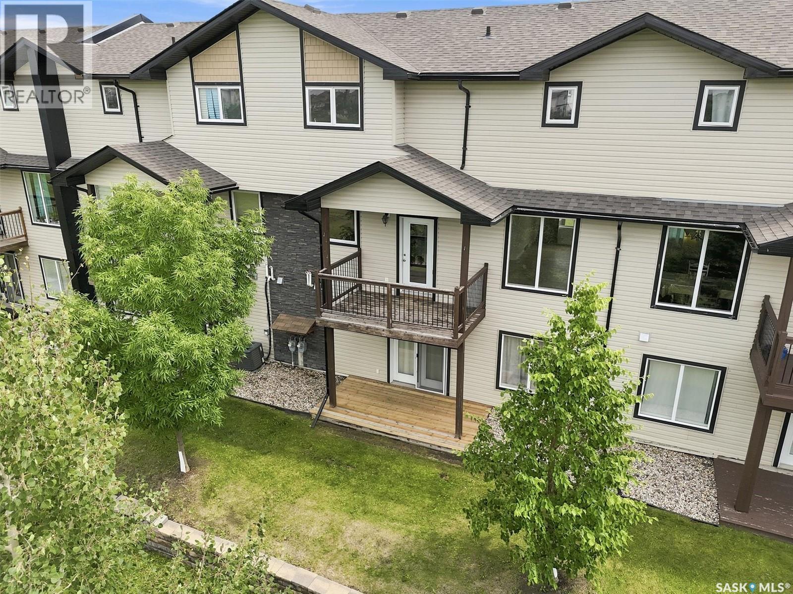 6 118 Hampton Circle, Saskatoon, Saskatchewan  S7R 0C9 - Photo 3 - SK041951