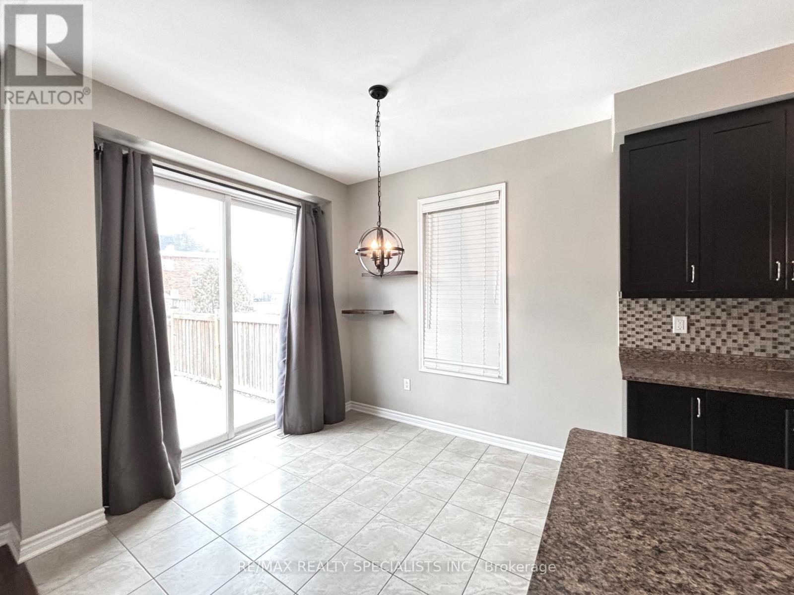 227 Spring Creek Drive, Hamilton, Ontario  L8B 0Y4 - Photo 3 - X13521656