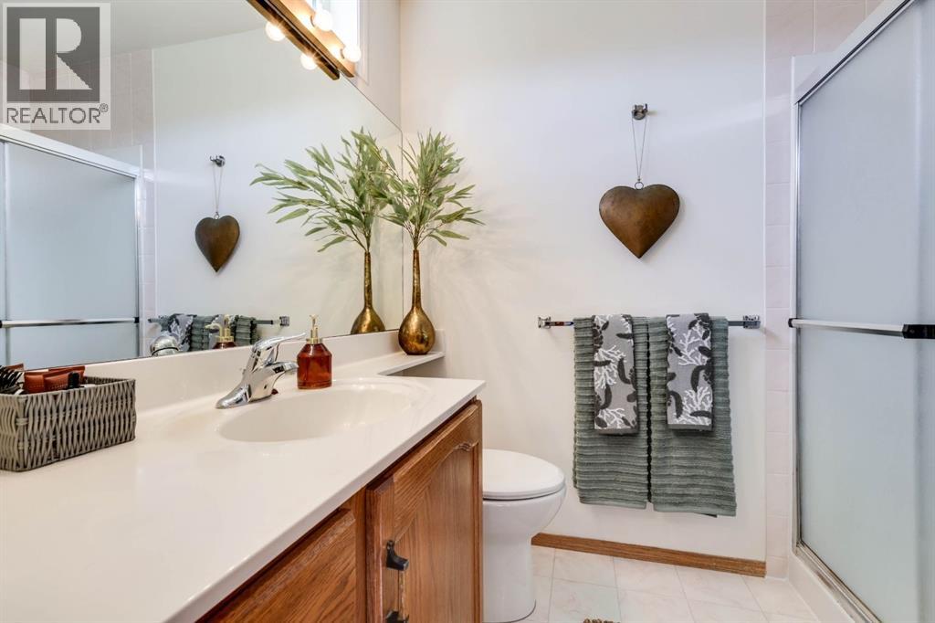 23 Sandalwood Close NW, Calgary, Alberta  T3K 4B4 - Photo 16 - A2327987