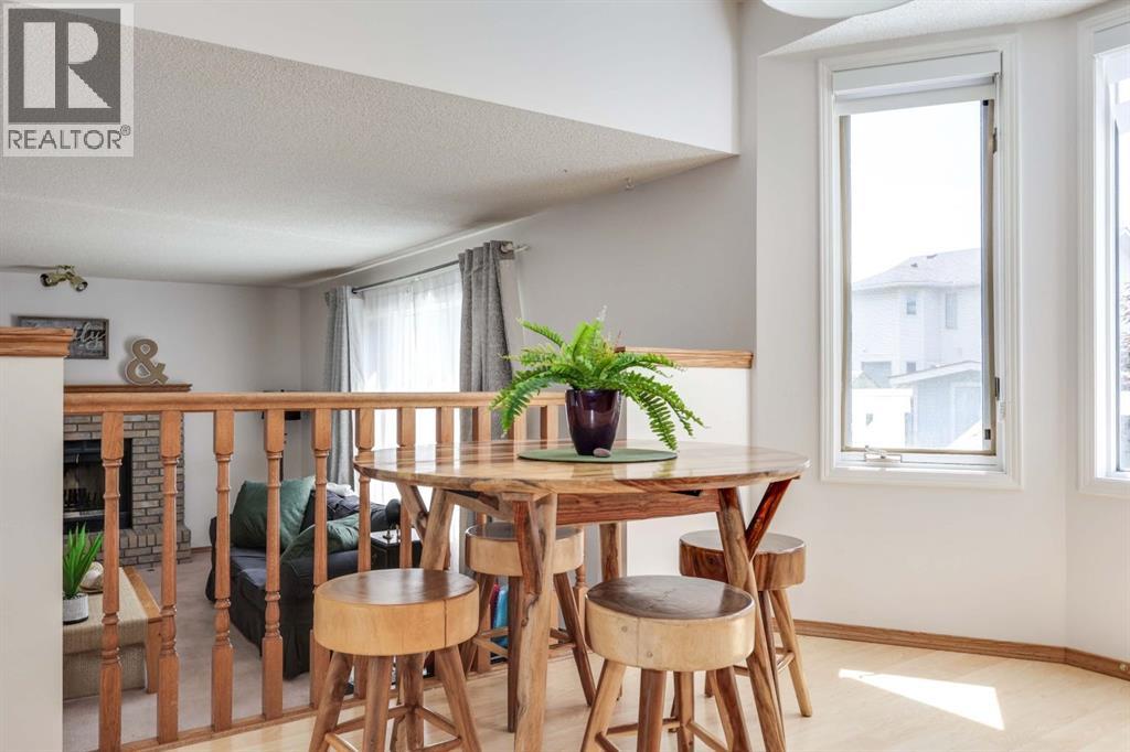 23 Sandalwood Close NW, Calgary, Alberta  T3K 4B4 - Photo 8 - A2327987