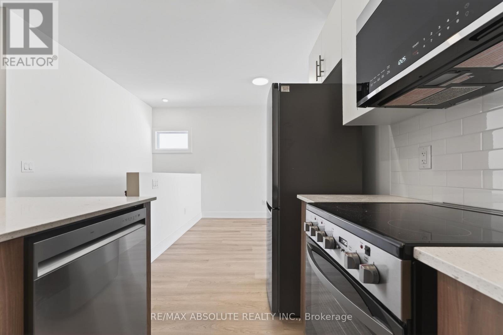 B - 183 Columbus Avenue, Ottawa, Ontario  K1K 1P7 - Photo 5 - X13548126