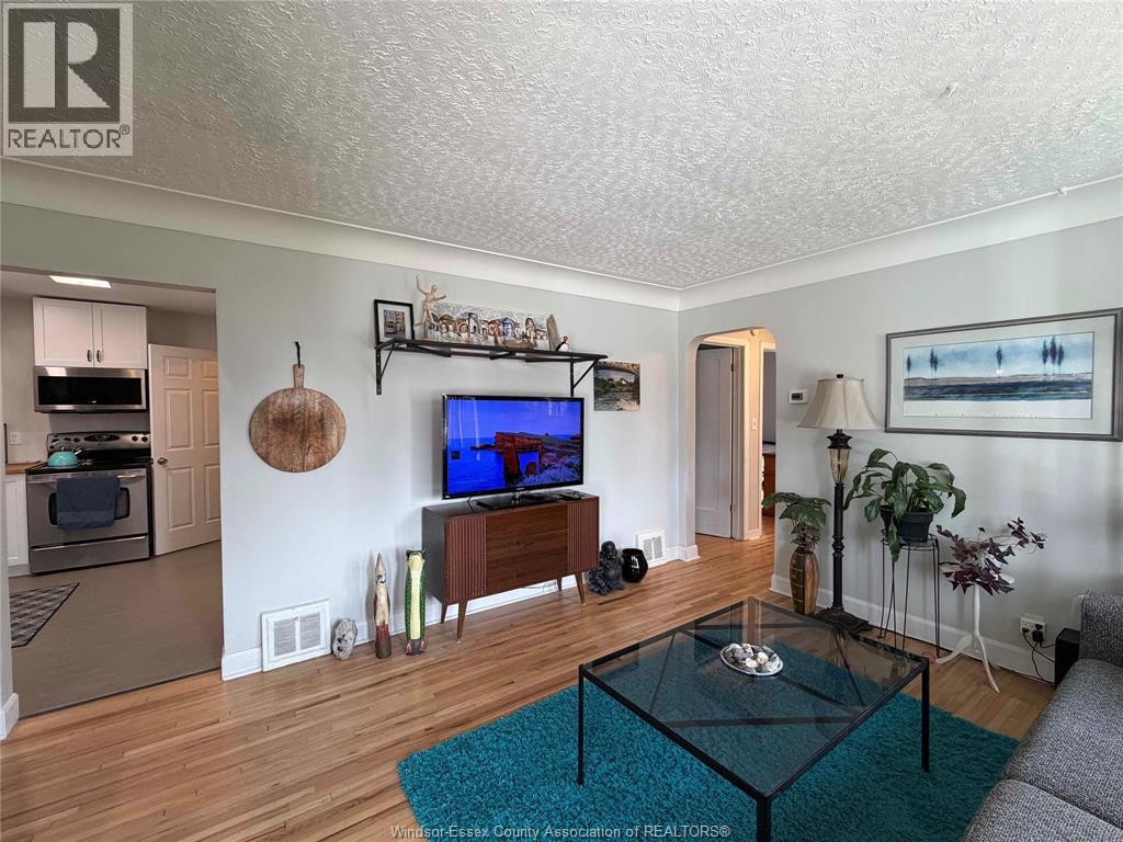 858 Laporte, Windsor, Ontario N8S 3R4 - Photo 3 - 26016596