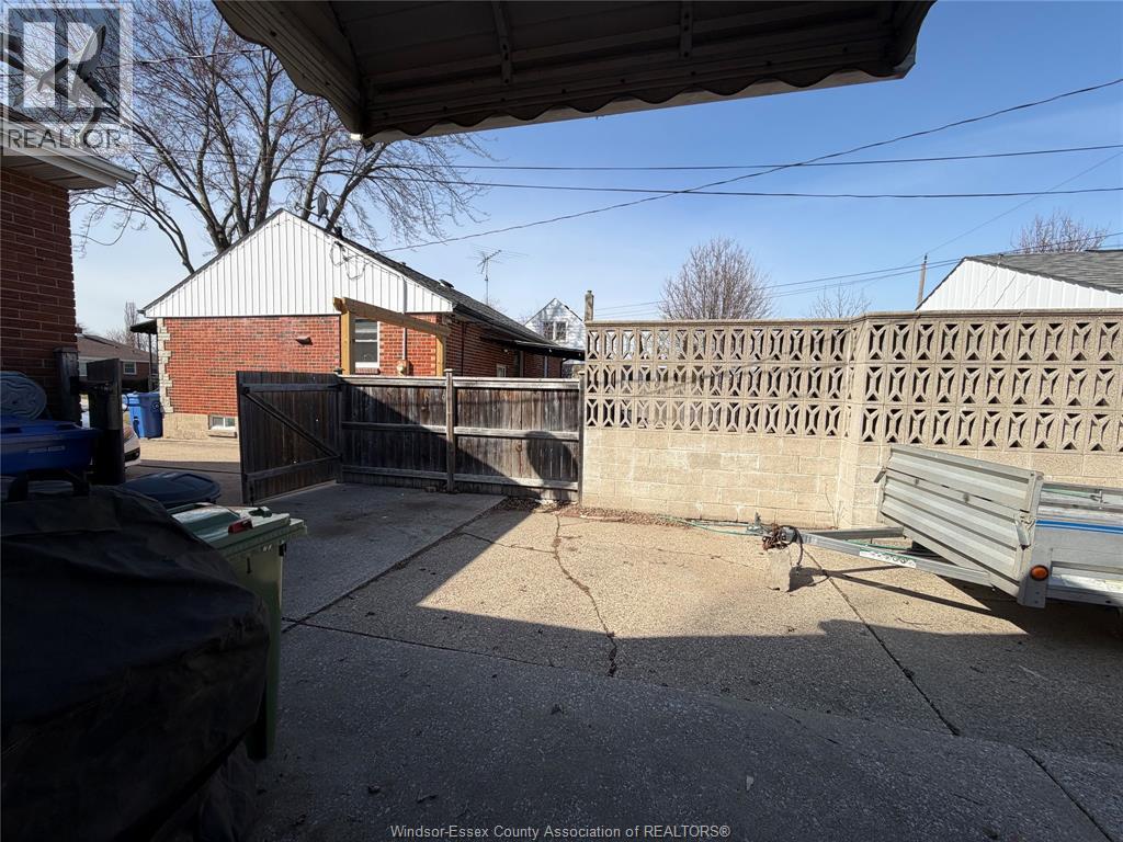858 Laporte, Windsor, Ontario N8S 3R4 - Photo 30 - 26016596