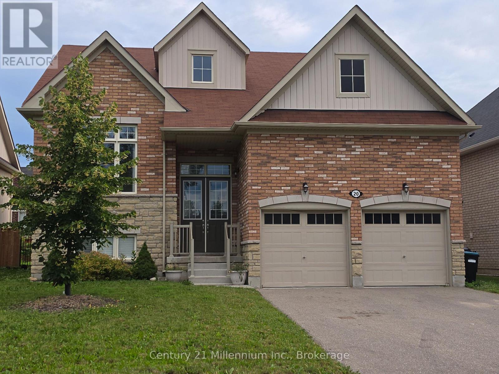 20 CRISTIANO AVENUE, Wasaga Beach