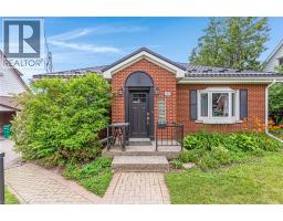 805 ROCKWAY Drive, Kitchener, Ontario