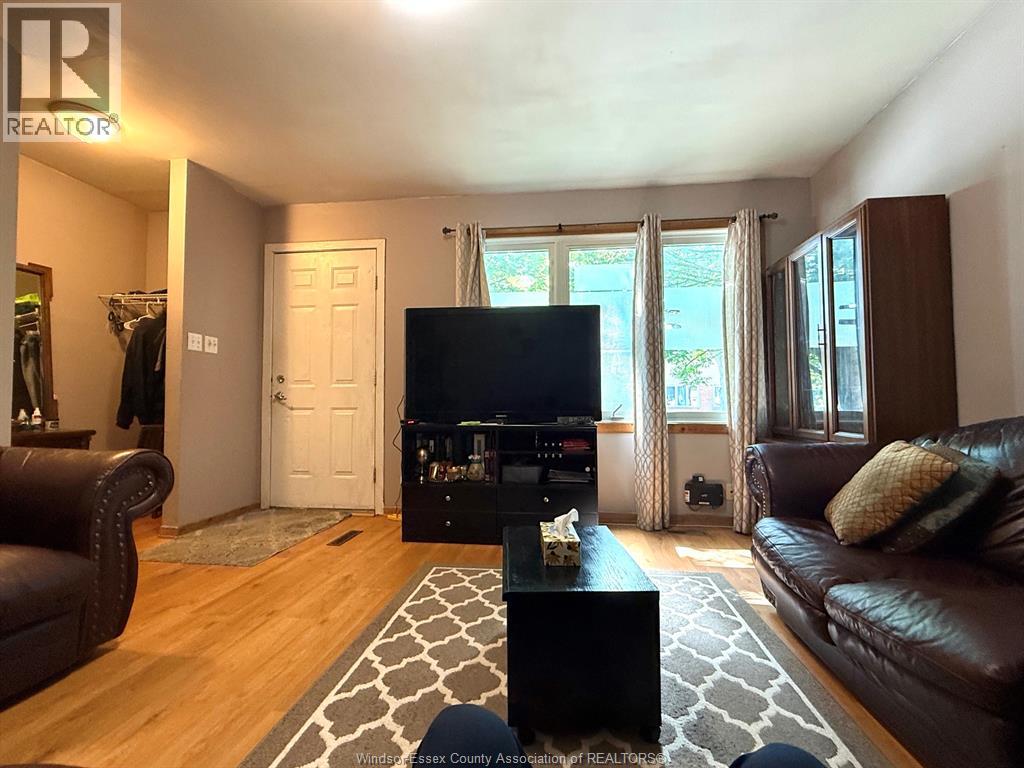 1566 Curry Avenue, Windsor, Ontario  N9B 3P1 - Photo 5 - 26016619