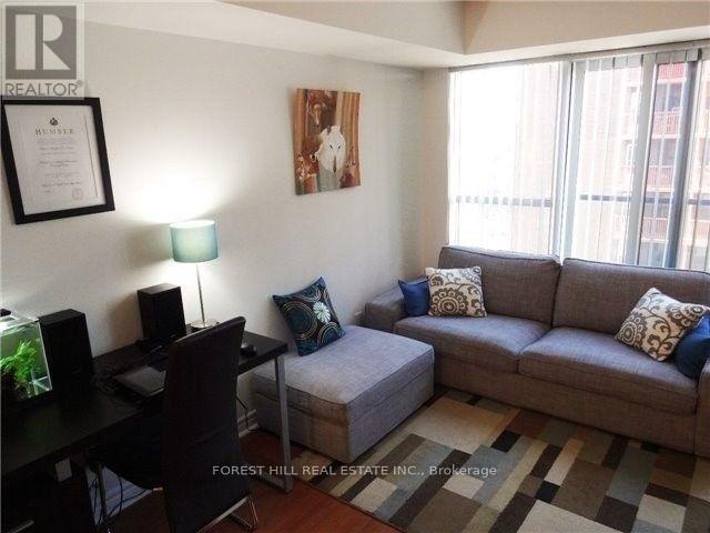 720 - 35 SARANAC BOULEVARD, Toronto (Englemount-Lawrence)