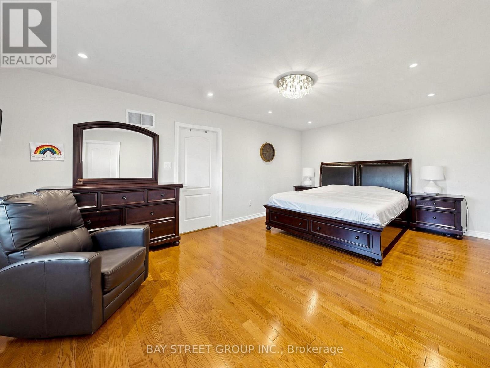 27 Wagon Wheel Crescent, Richmond Hill, Ontario  L4E 5E8 - Photo 15 - N13548250