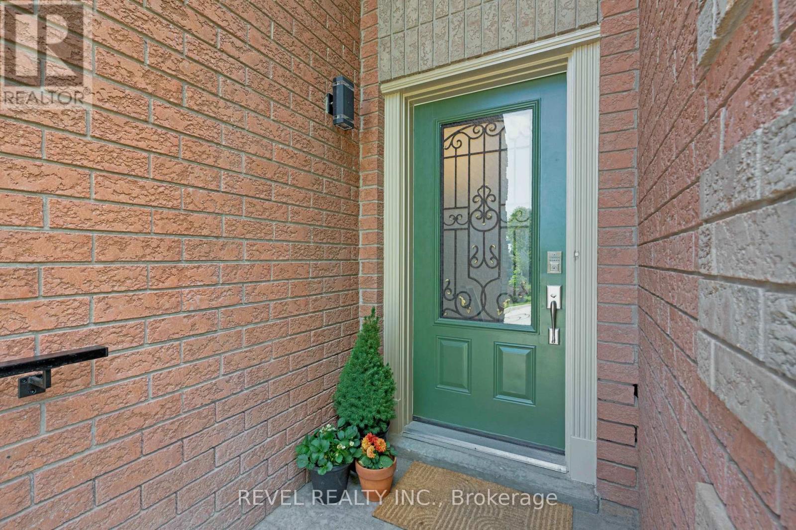 83 Depeuter Crescent, Bradford West Gwillimbury, Ontario  L3Z 3A2 - Photo 3 - N13548286