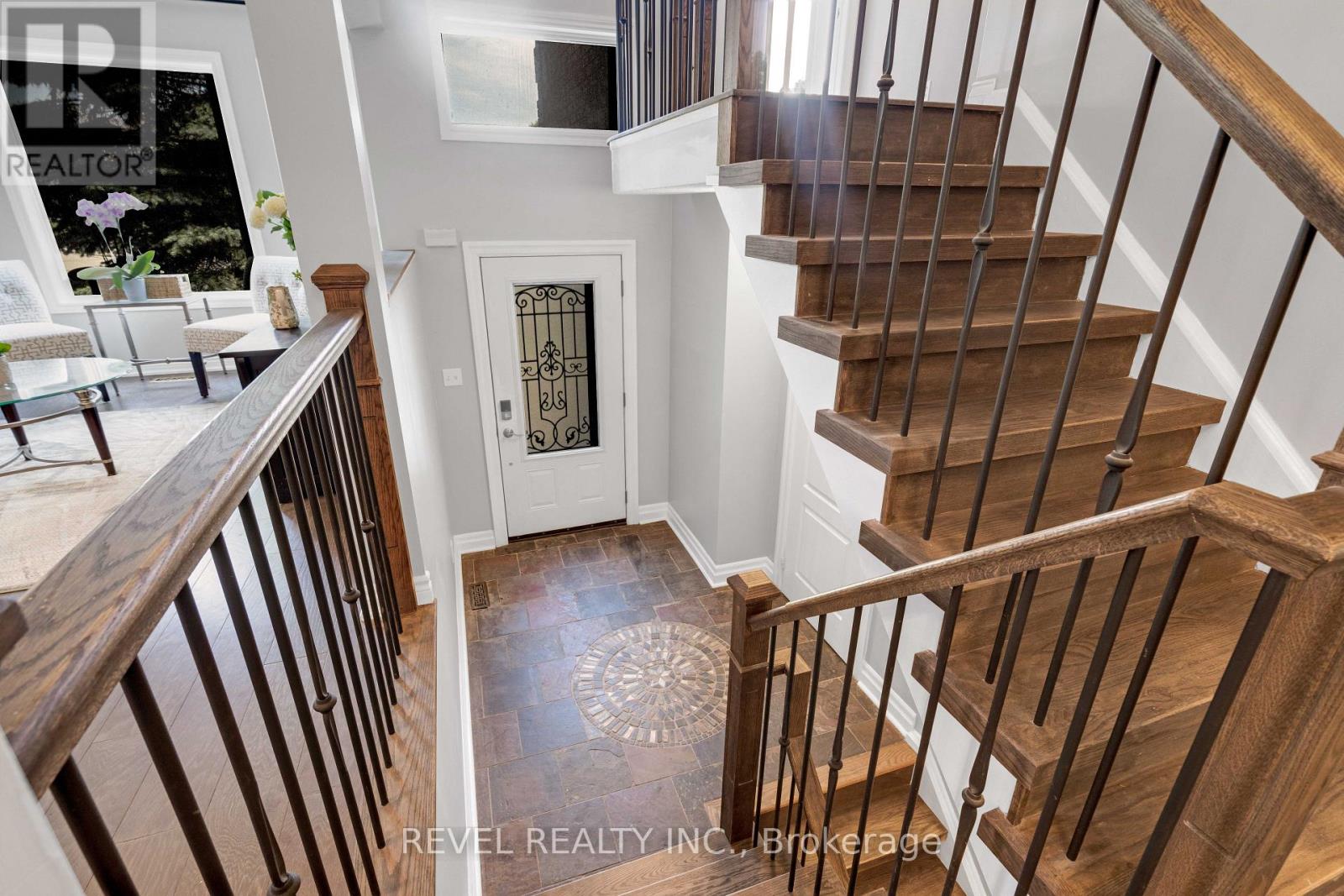 83 Depeuter Crescent, Bradford West Gwillimbury, Ontario  L3Z 3A2 - Photo 4 - N13548286