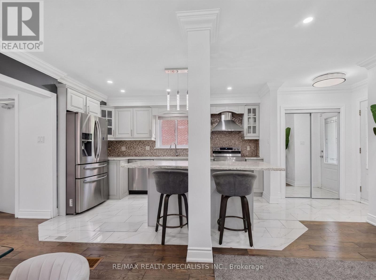 94 Eringate Drive, Toronto, Ontario  M9C 3Z6 - Photo 15 - W13548092