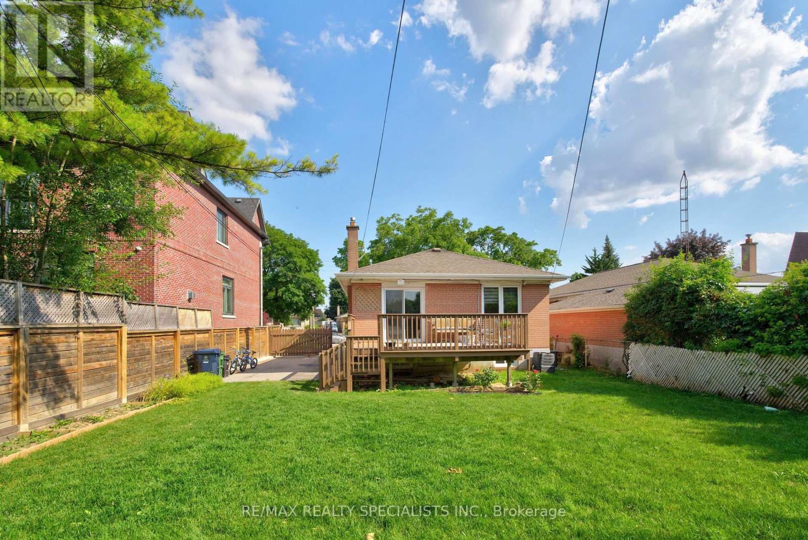 94 Eringate Drive, Toronto, Ontario  M9C 3Z6 - Photo 42 - W13548092
