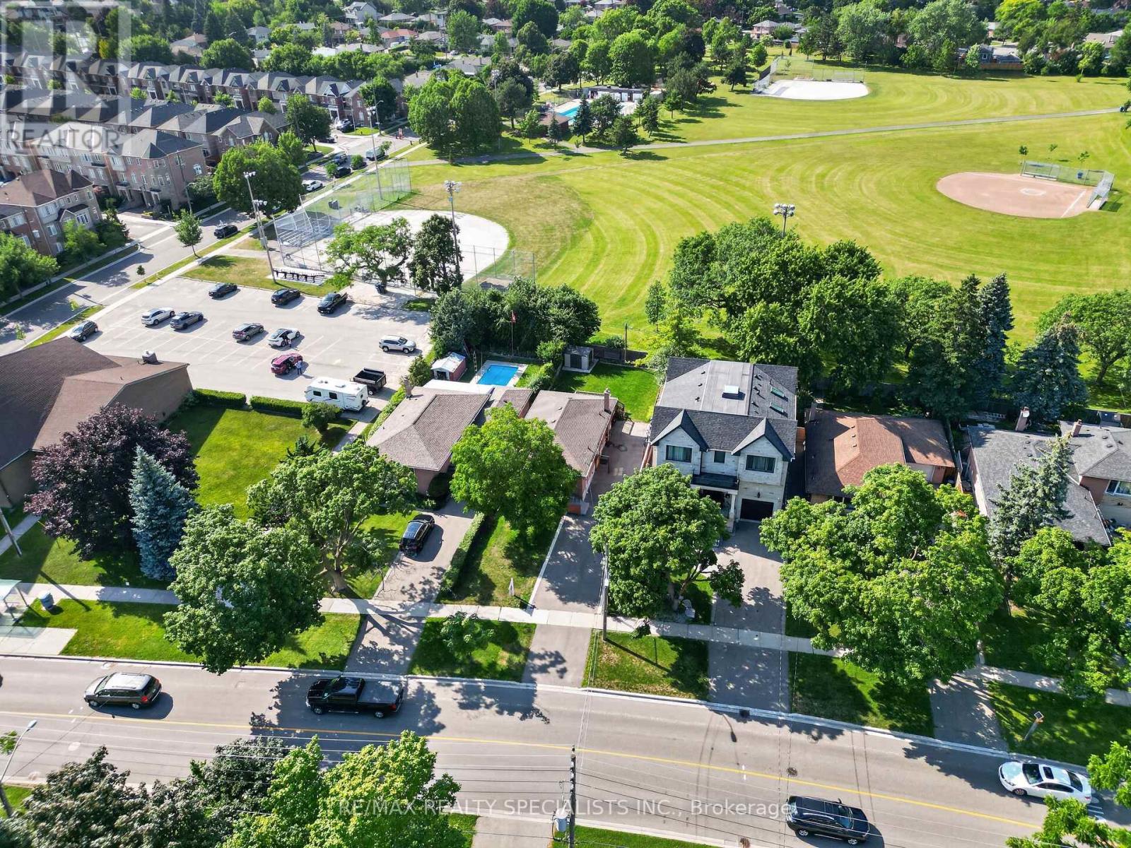 94 Eringate Drive, Toronto, Ontario  M9C 3Z6 - Photo 45 - W13548092