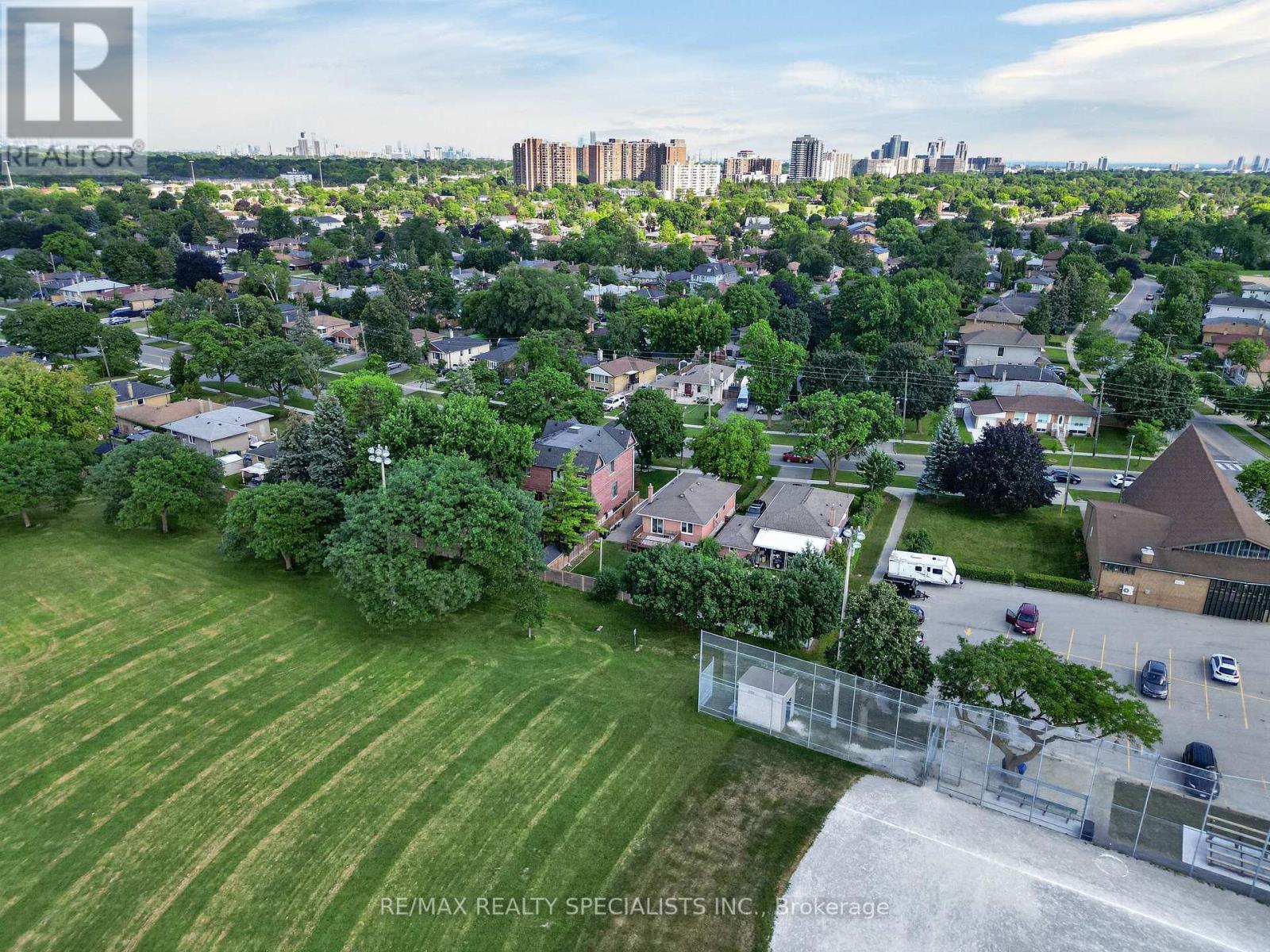 94 Eringate Drive, Toronto, Ontario  M9C 3Z6 - Photo 47 - W13548092