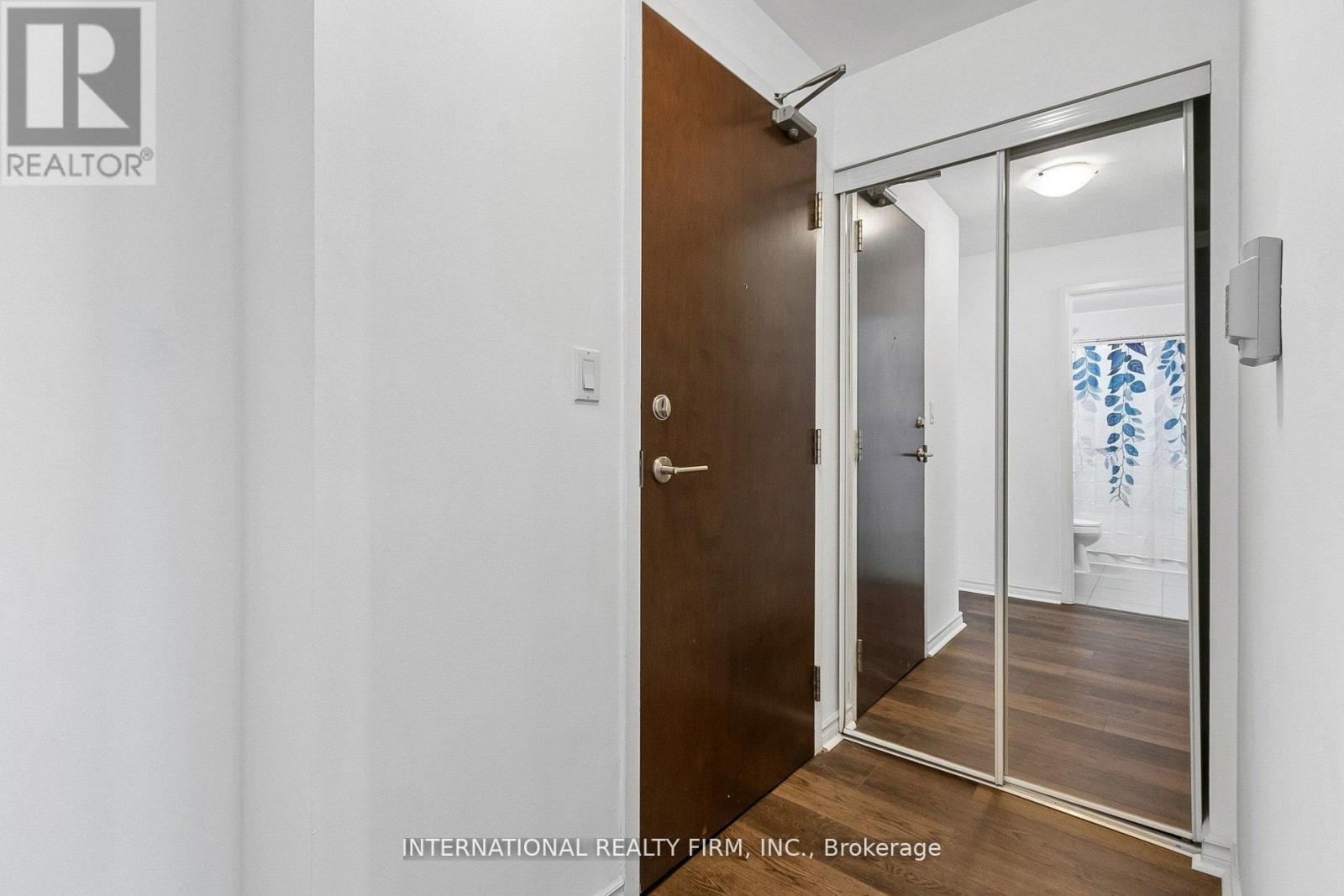 1011 - 3391 Bloor Street W, Toronto, Ontario  M8X 1G3 - Photo 3 - W13548172