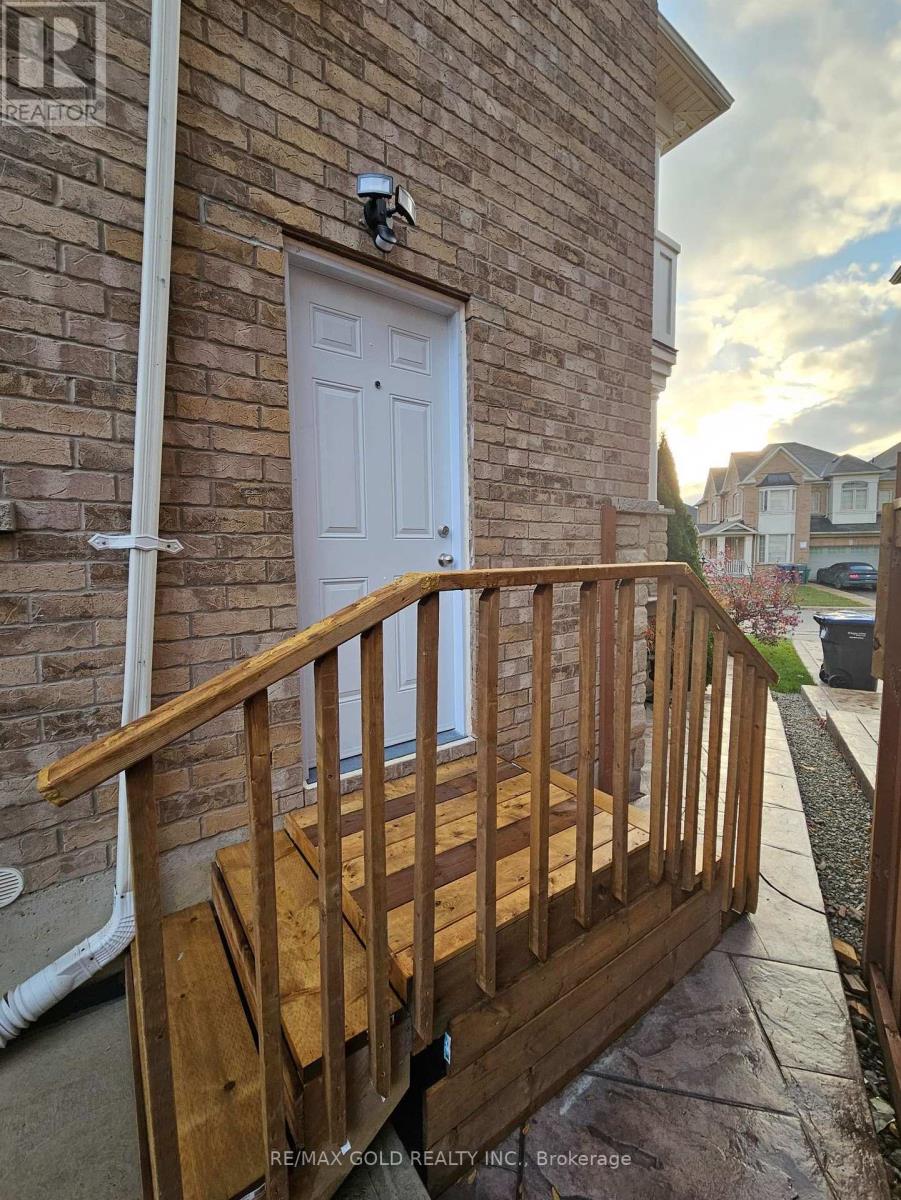 Bsmt - 29 Seastar Road, Brampton, Ontario  L6Y 0P1 - Photo 2 - W13548192
