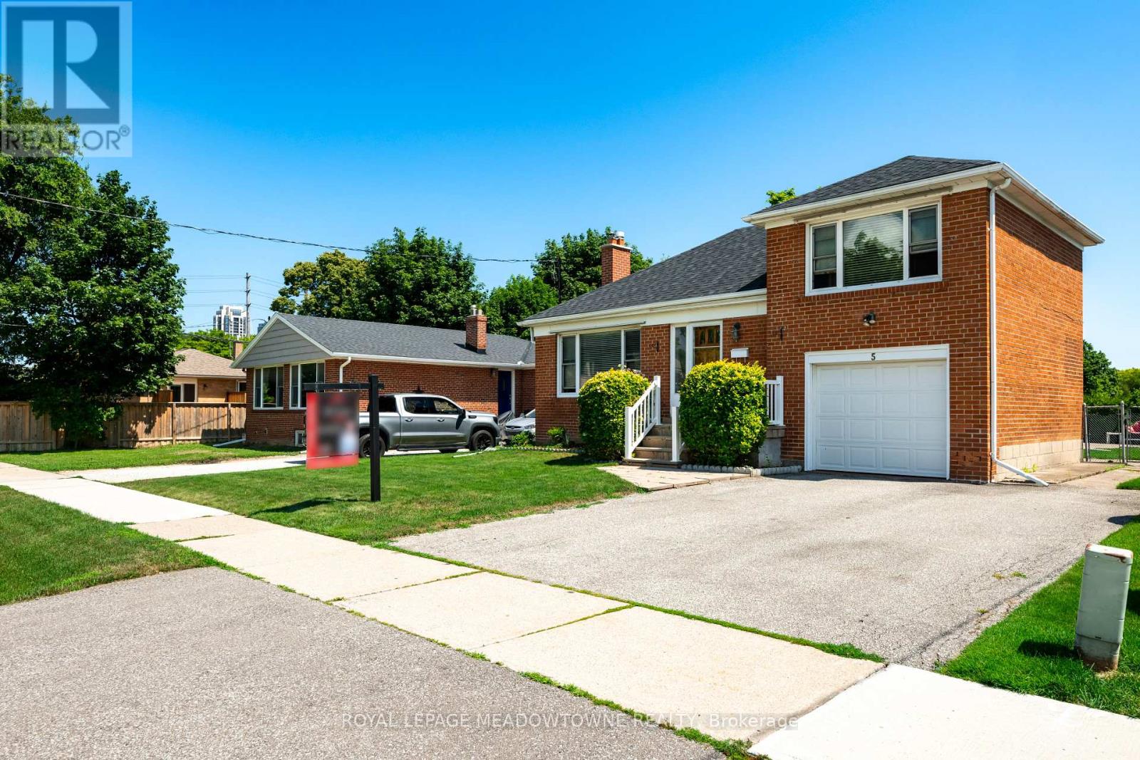 5 Boreal Road, Toronto, Ontario  M9C 2E9 - Photo 2 - W13548210