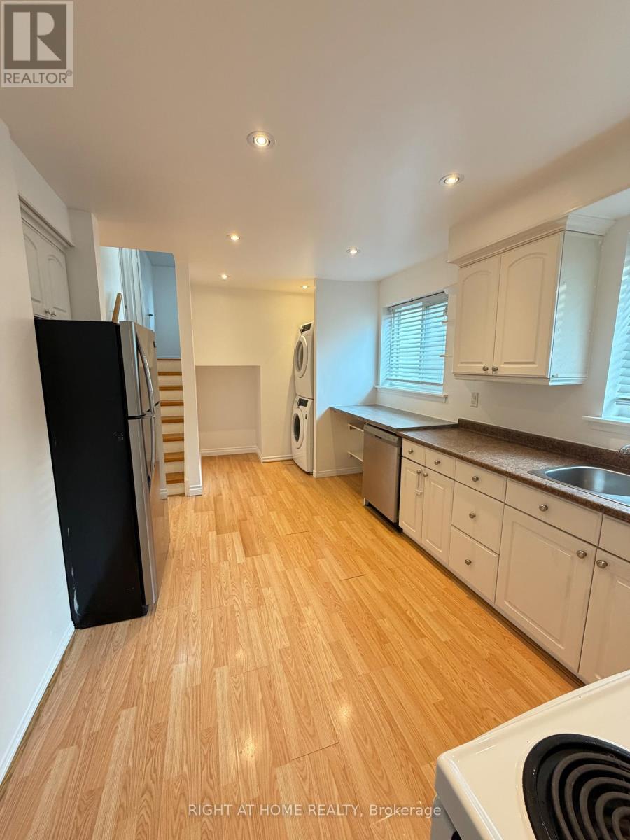 Upper - 7154 Fayette Circle, Mississauga, Ontario  L5N 1Y6 - Photo 2 - W13548212