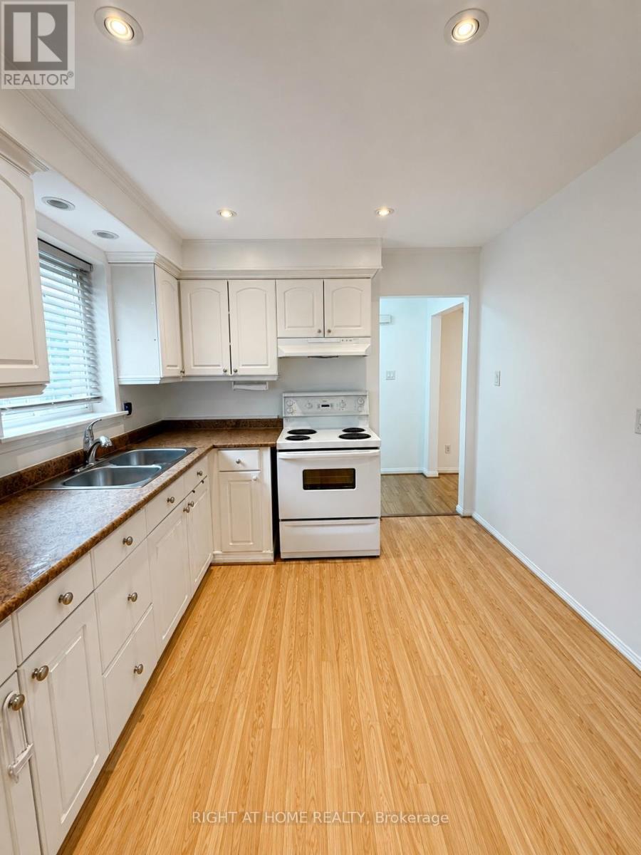 Upper - 7154 Fayette Circle, Mississauga, Ontario  L5N 1Y6 - Photo 3 - W13548212