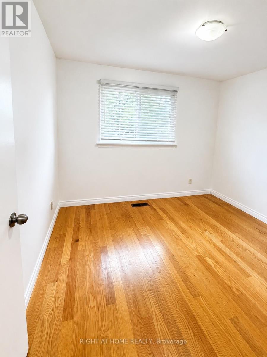 Upper - 7154 Fayette Circle, Mississauga, Ontario  L5N 1Y6 - Photo 5 - W13548212