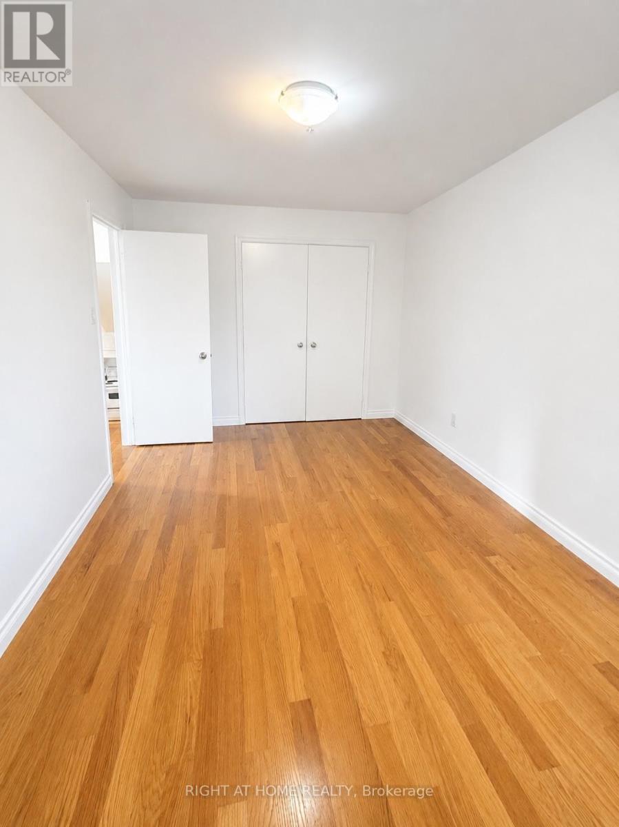 Upper - 7154 Fayette Circle, Mississauga, Ontario  L5N 1Y6 - Photo 7 - W13548212