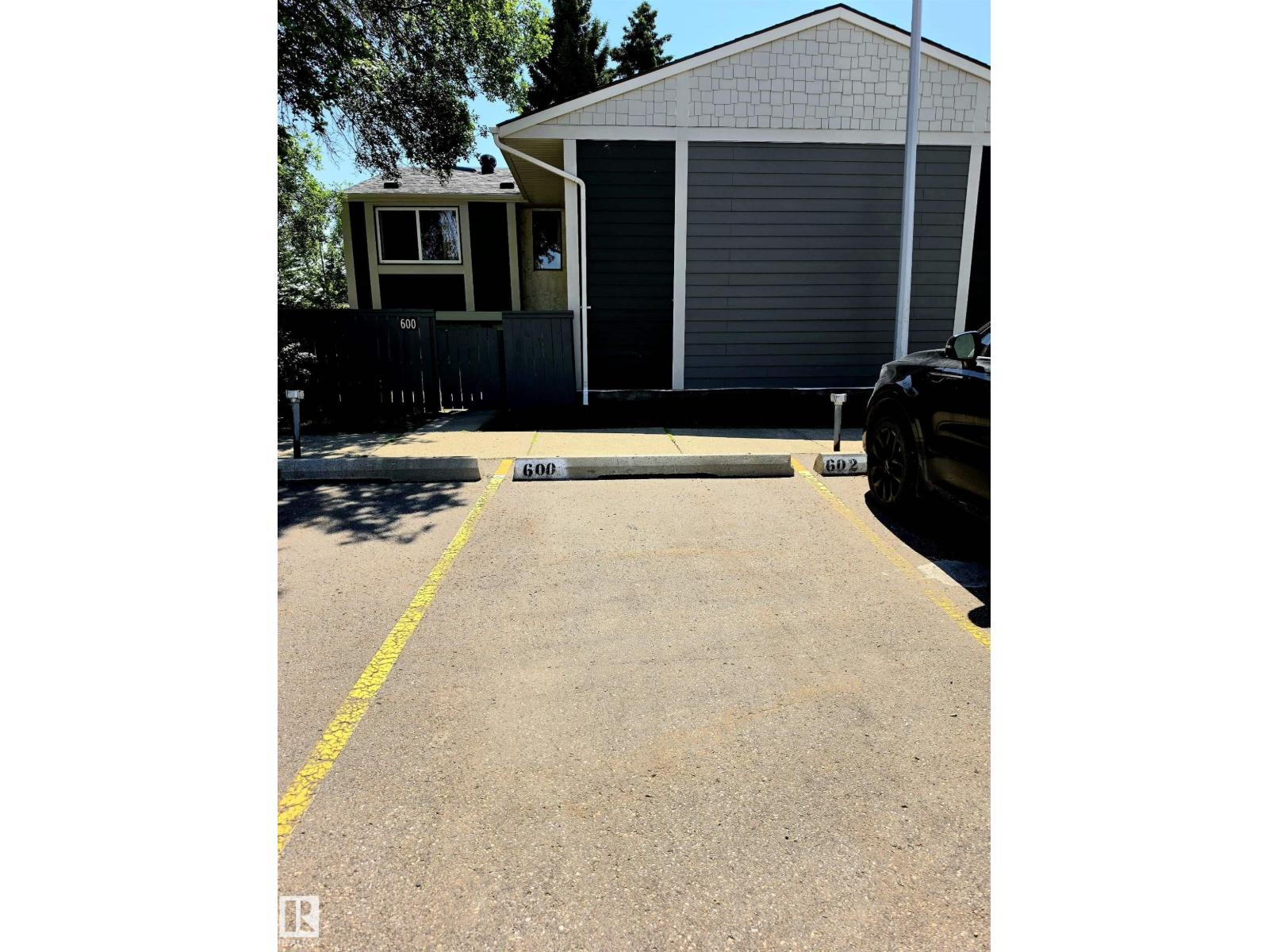 600 Willow Ct NW, Edmonton, Alberta  T5T 2K7 - Photo 3 - E4498130