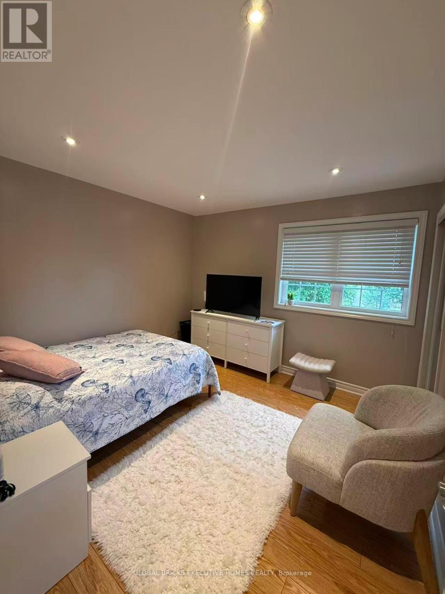 23 Whitefriars Drive, Toronto, Ontario  M3A 2L2 - Photo 37 - C13541592