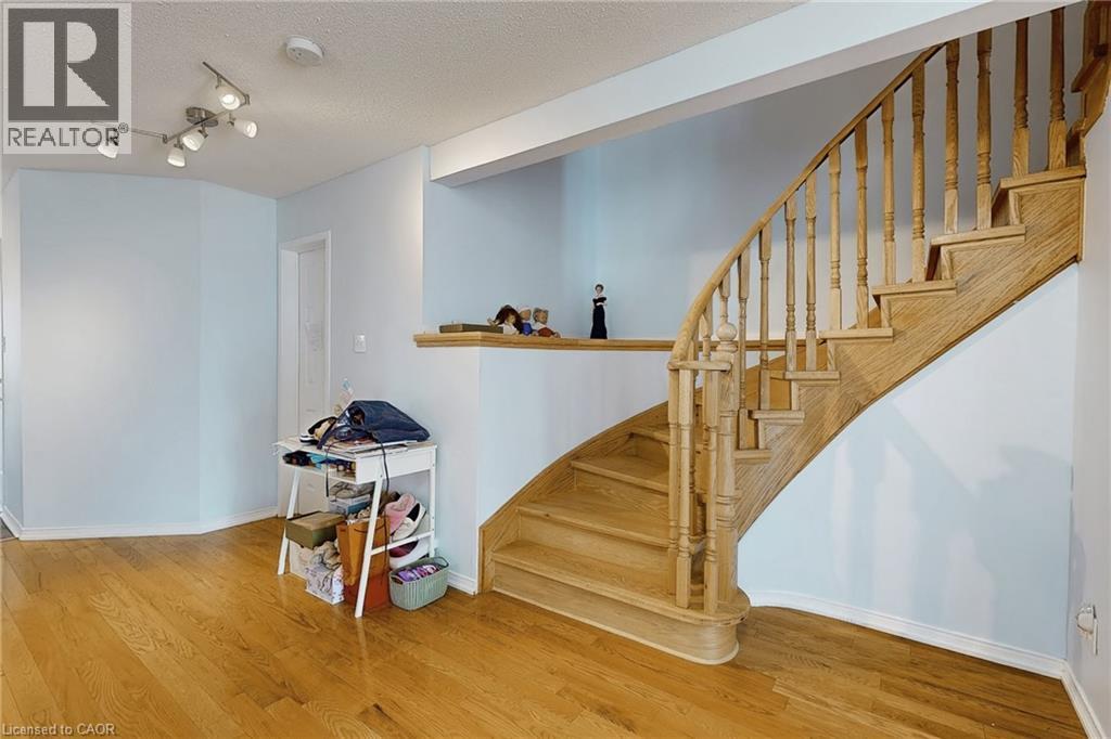 5134 Des Jardines Drive, Burlington, Ontario  L7L 6L7 - Photo 13 - 40847017