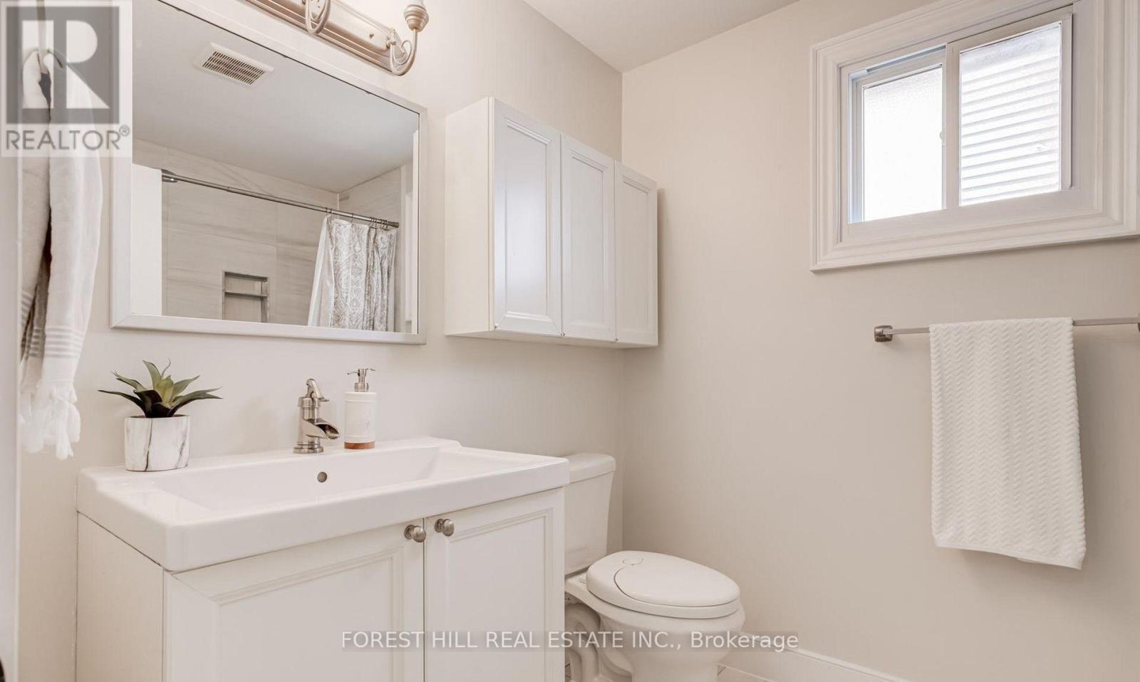 Room 2 - 115 Amberly Boulevard, Hamilton, Ontario  L9G 3V2 - Photo 3 - X13545382