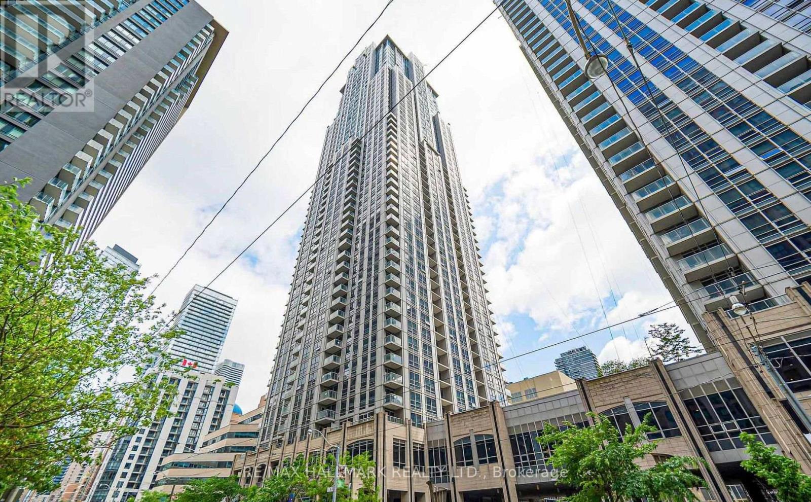 2109 - 763 BAY STREET, Toronto, Ontario