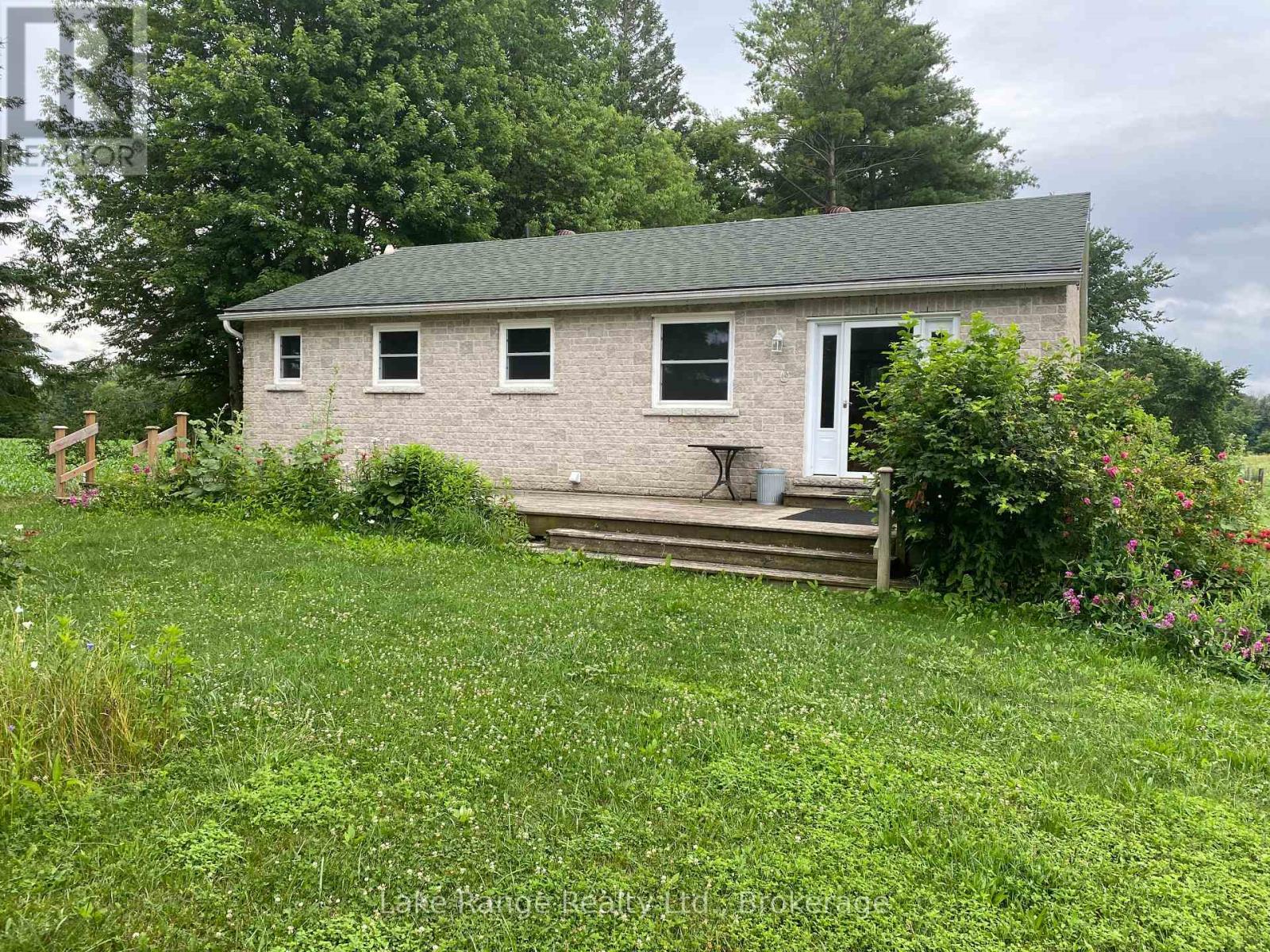 2525 14 Concession, Brockton, Ontario N0G 1J0 - Photo 1 - X13548664