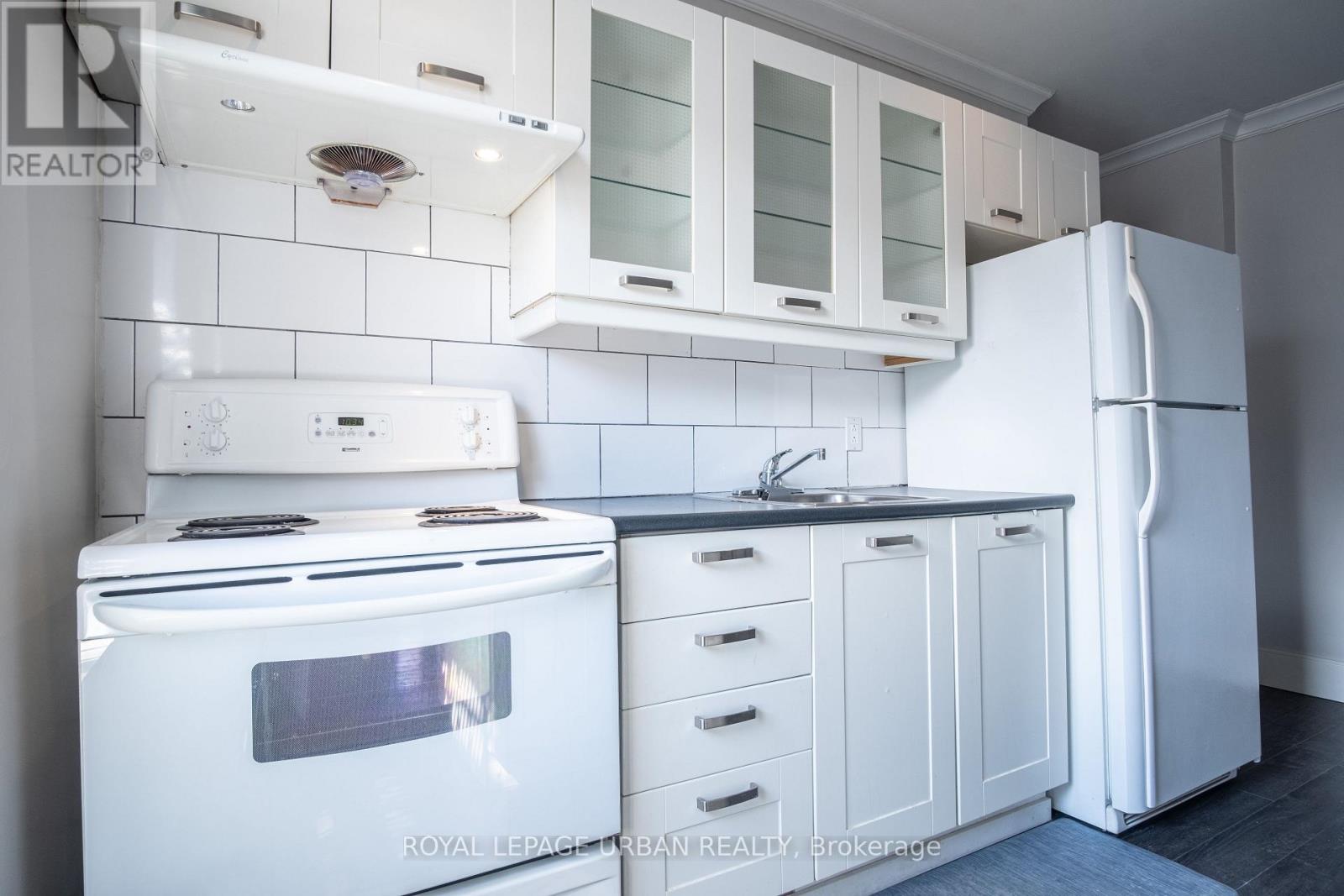 2 - 636 Danforth Avenue, Toronto, Ontario  M4K 1R2 - Photo 8 - E13548584