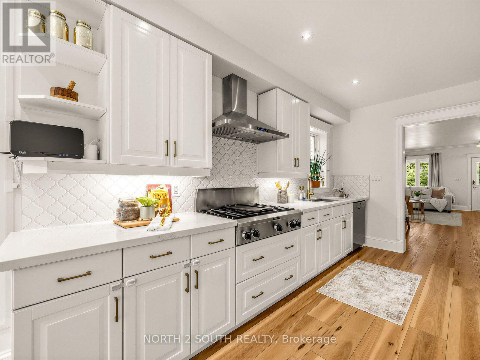47 Bellefair Avenue, Toronto, Ontario  M4L 3T7 - Photo 19 - E13548692