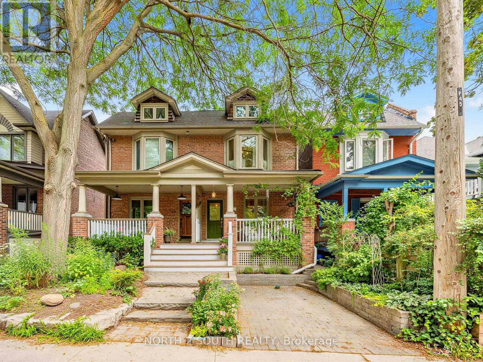 47 Bellefair Avenue, Toronto, Ontario  M4L 3T7 - Photo 2 - E13548692