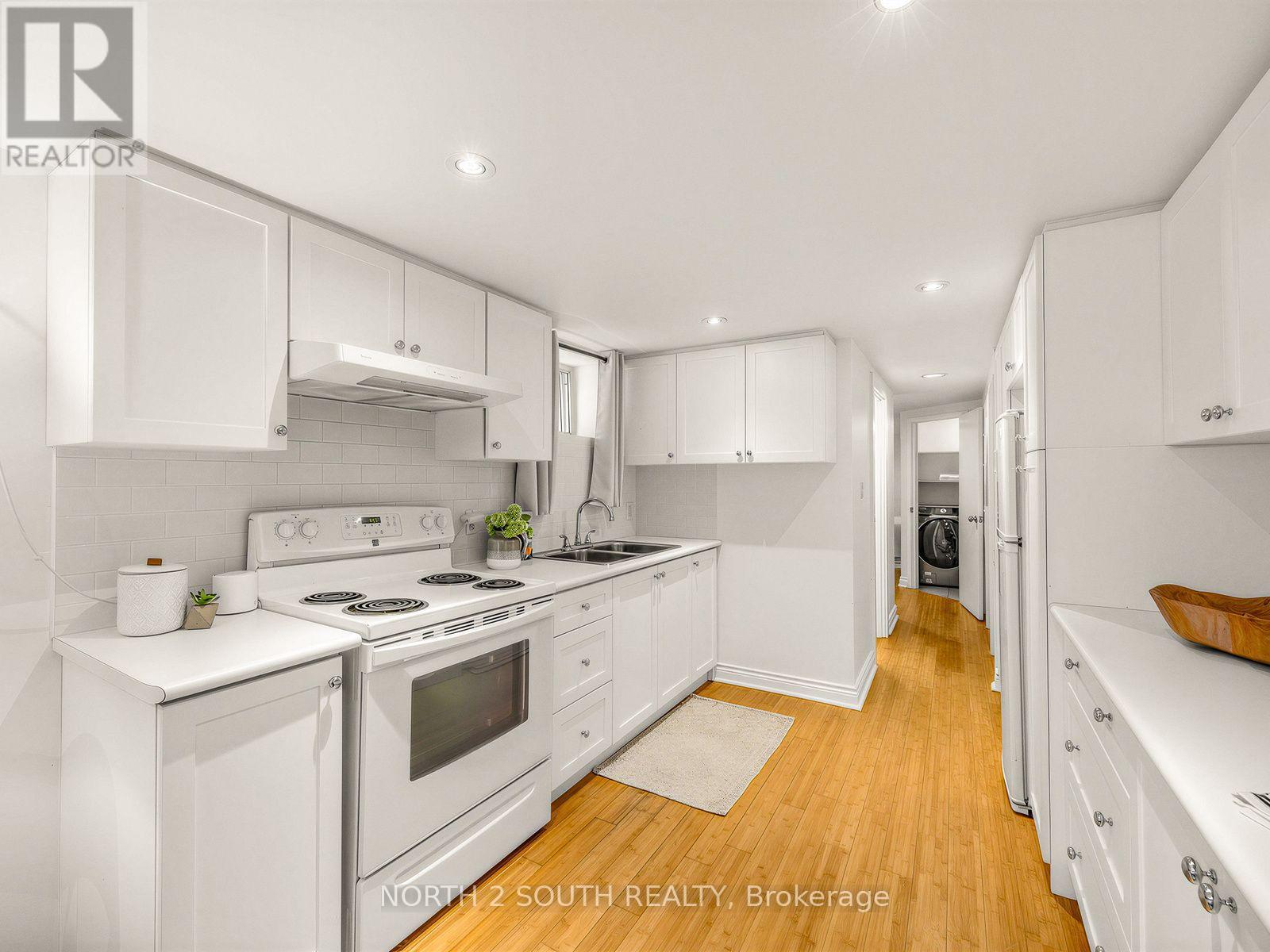47 Bellefair Avenue, Toronto, Ontario  M4L 3T7 - Photo 38 - E13548692