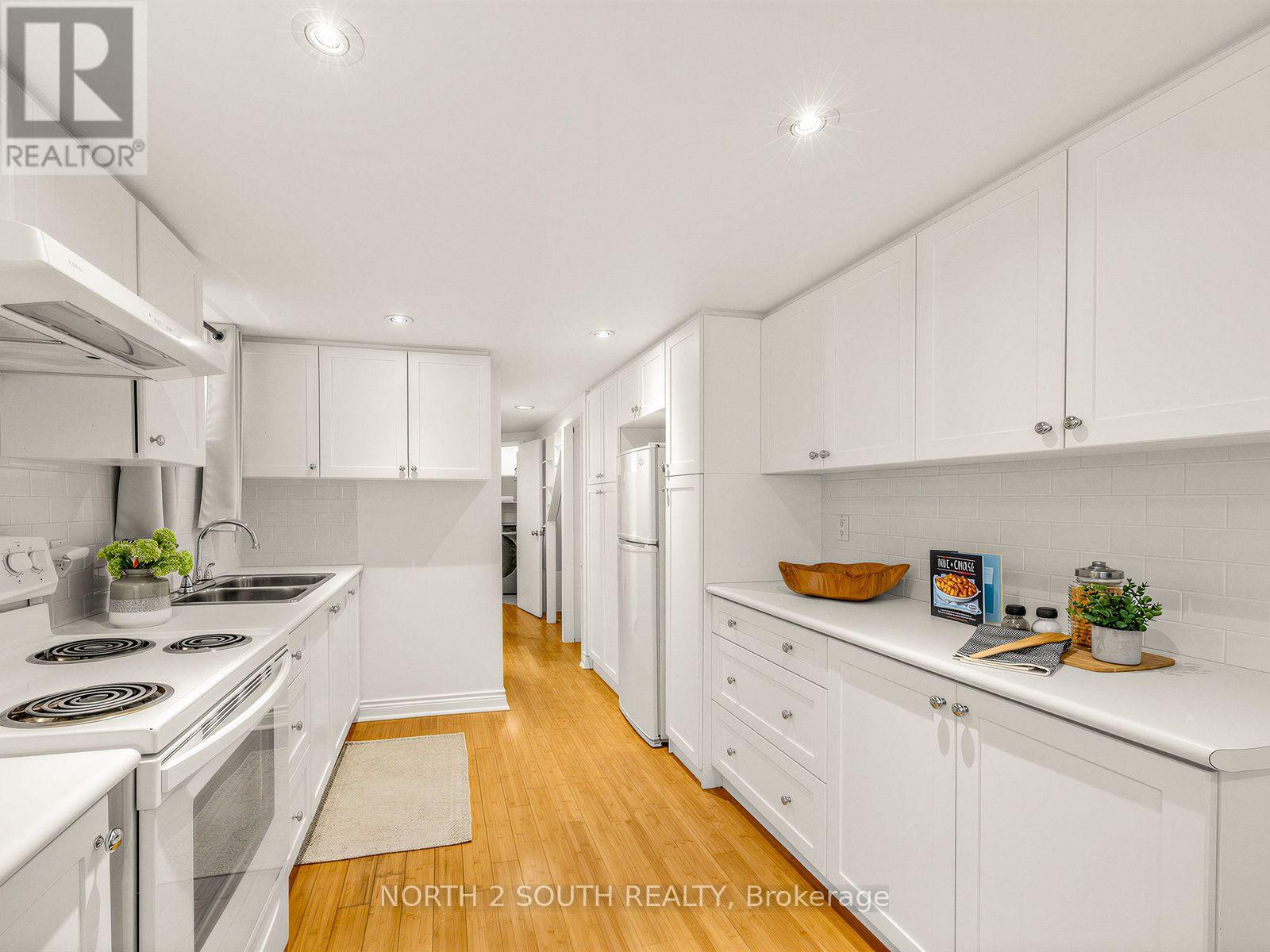 47 Bellefair Avenue, Toronto, Ontario  M4L 3T7 - Photo 39 - E13548692