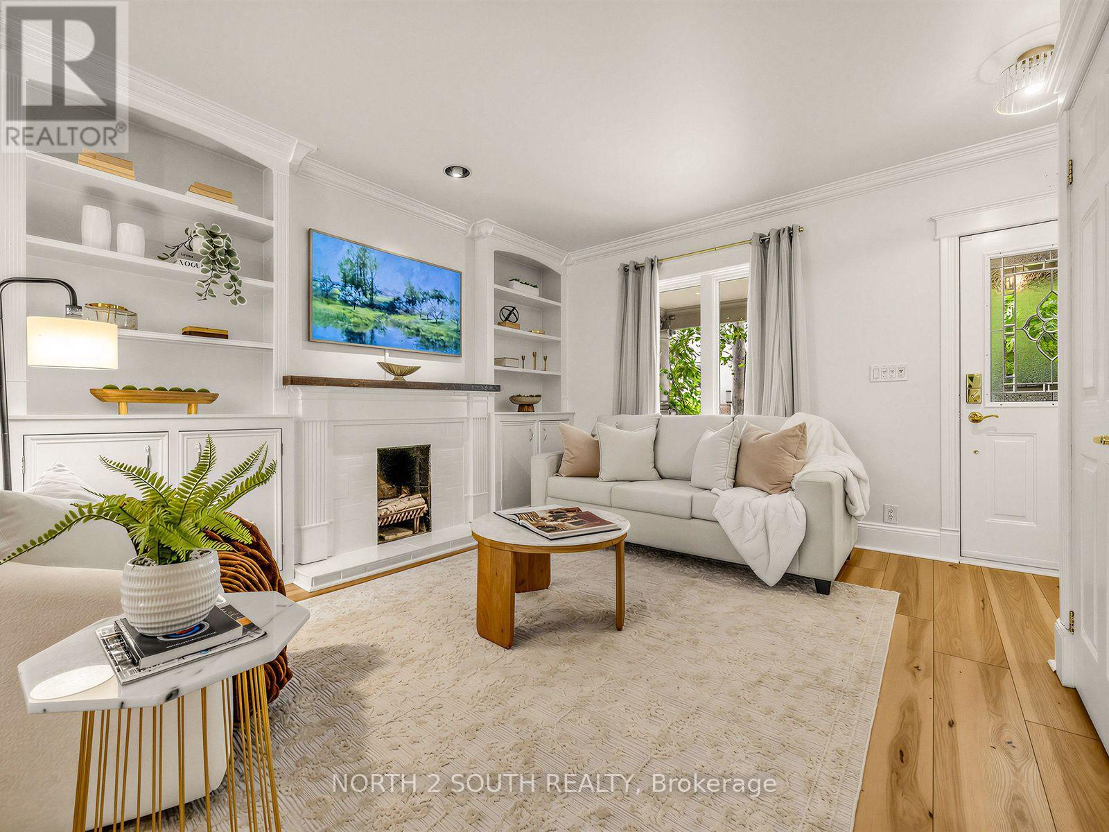 47 Bellefair Avenue, Toronto, Ontario  M4L 3T7 - Photo 5 - E13548692