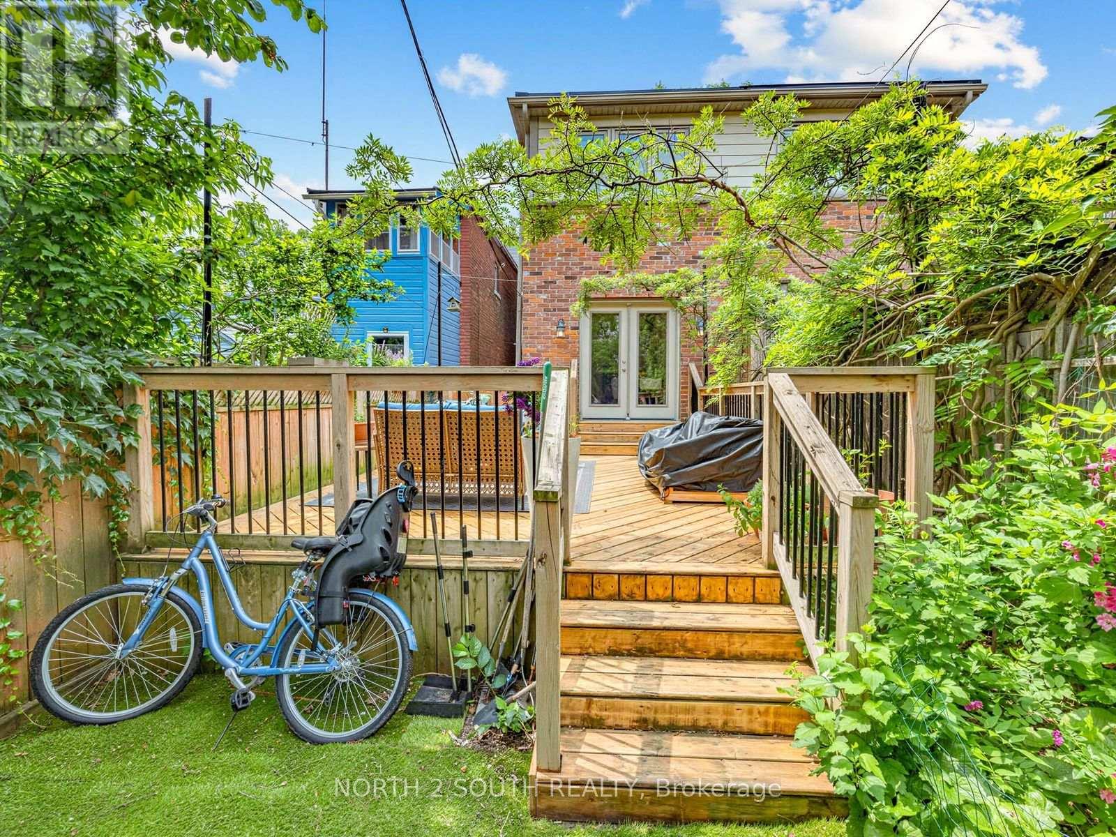 47 Bellefair Avenue, Toronto, Ontario  M4L 3T7 - Photo 50 - E13548692